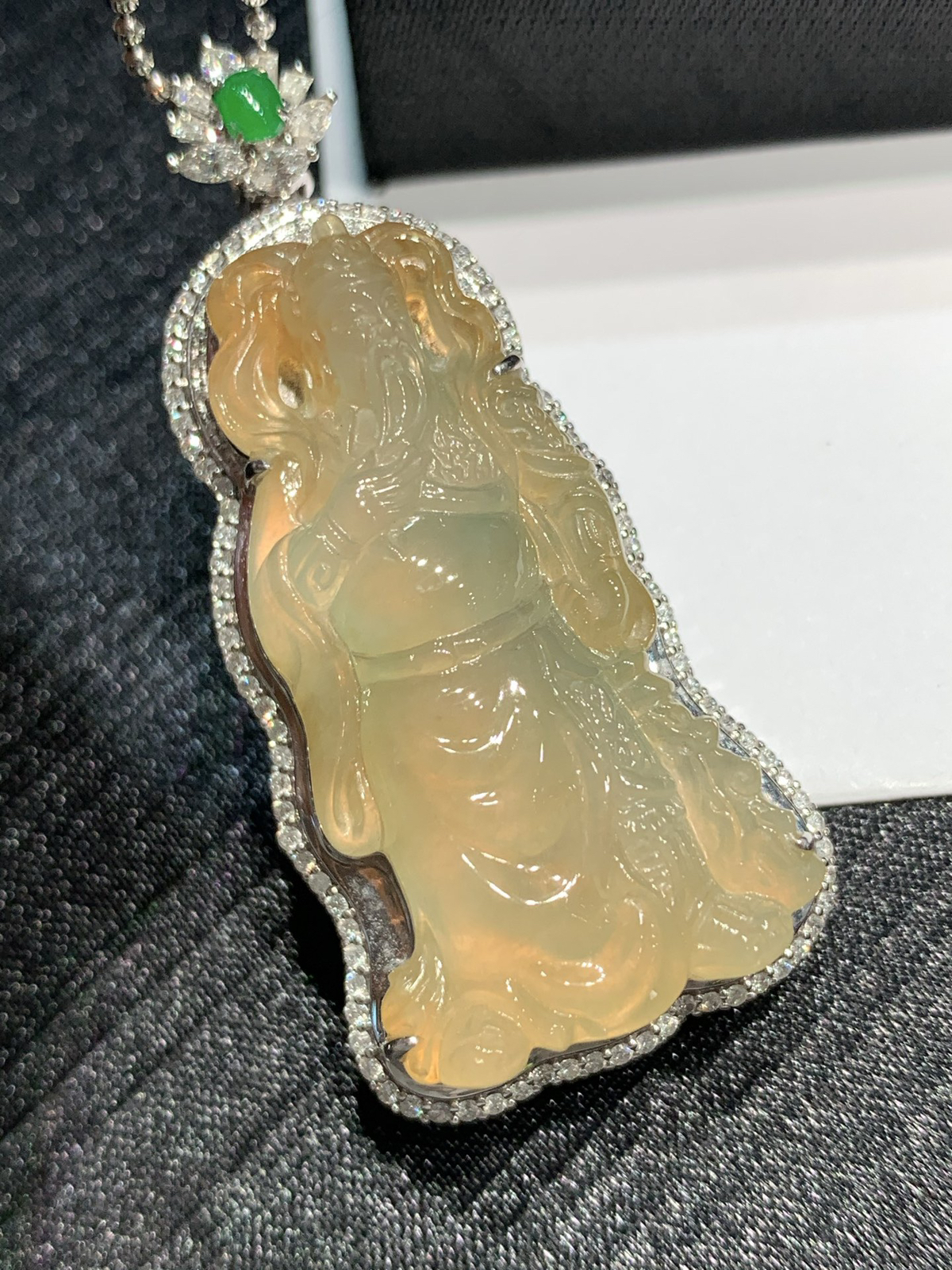 冰种黄翡关公，武财神~