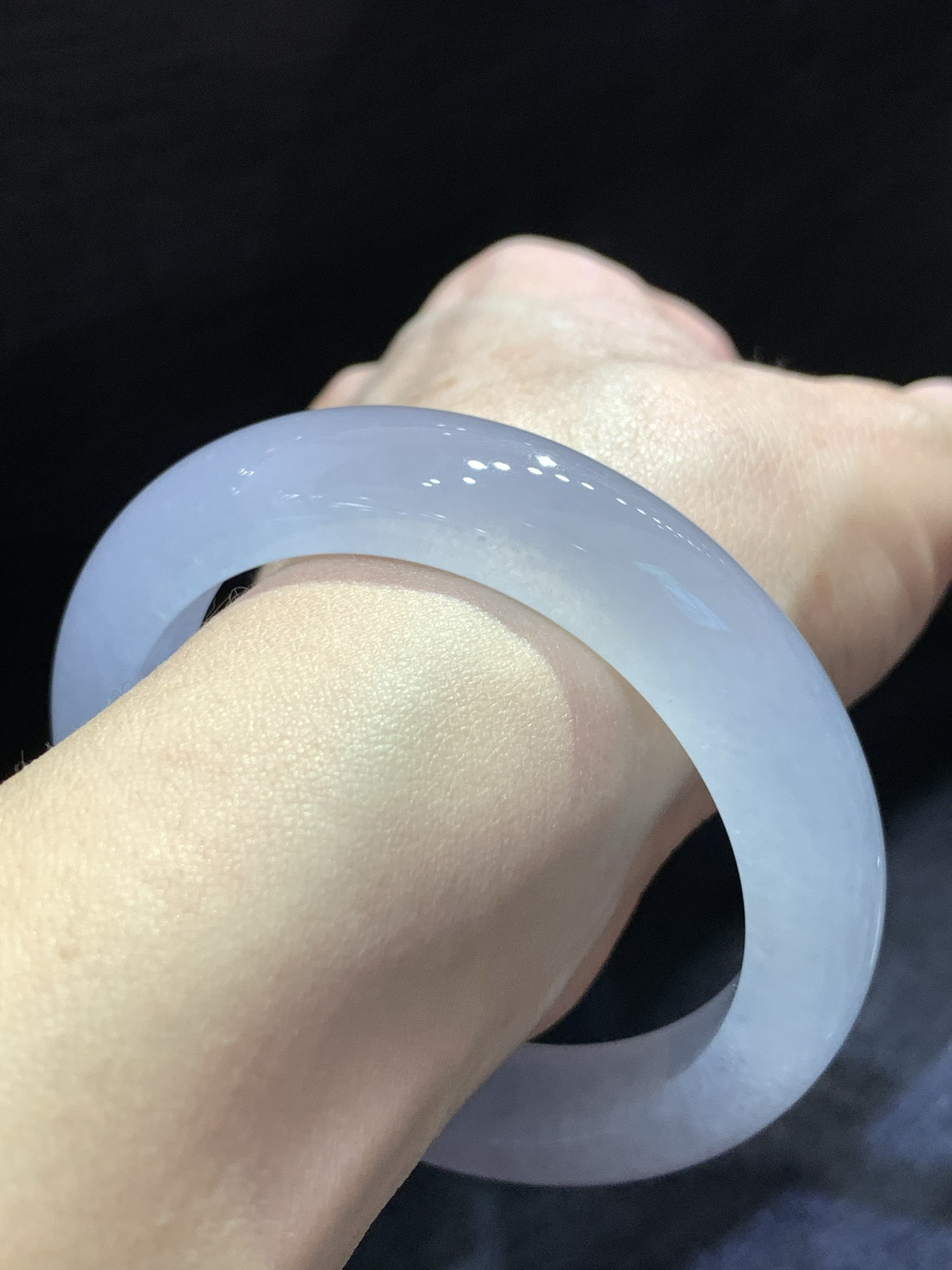 尺寸54.7/12.6/8.9，高冰手镯
冰透水润 种老肉细 起光