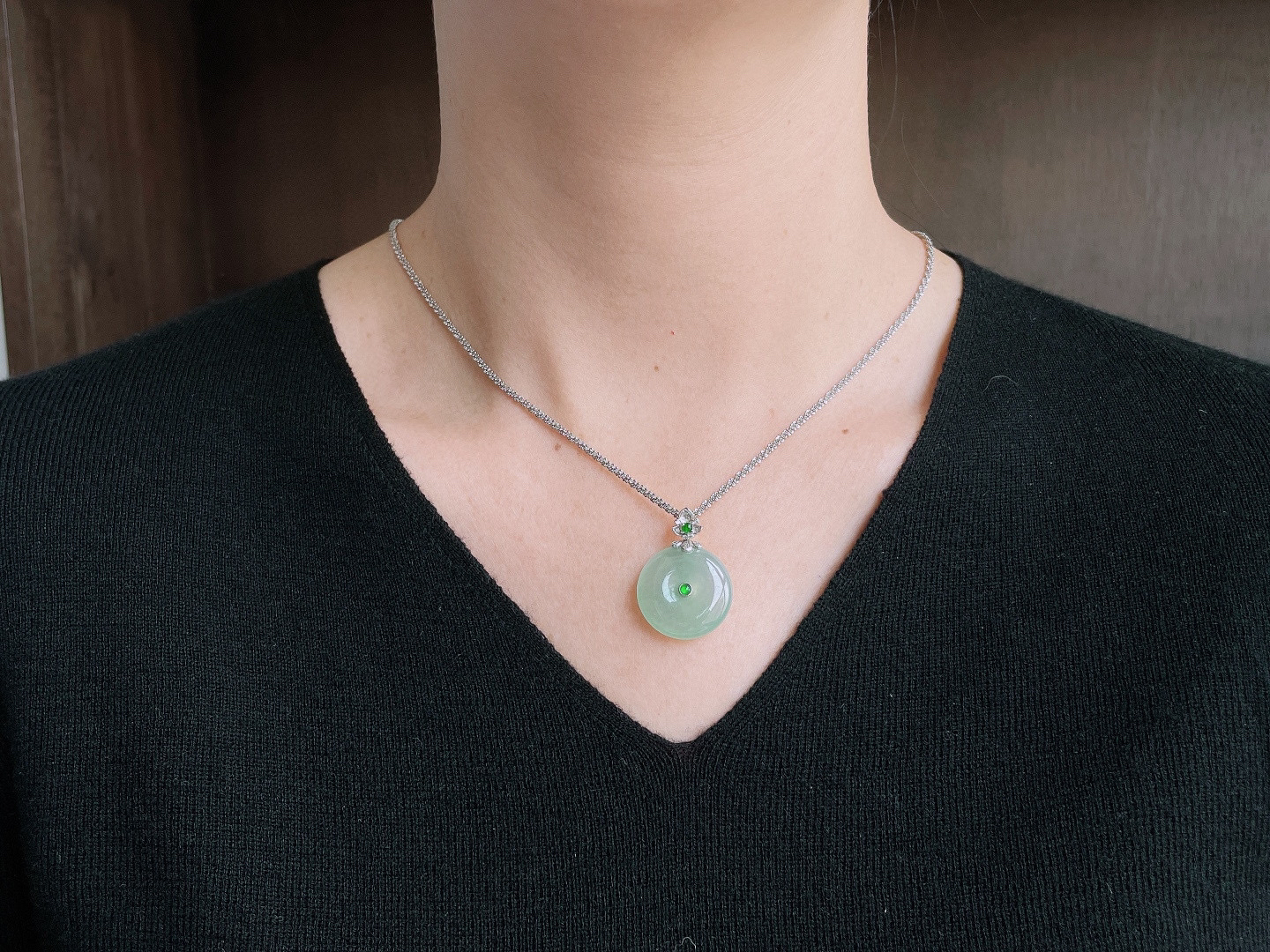 冰晴水平安扣吊坠  

整体28.5-21-6.4