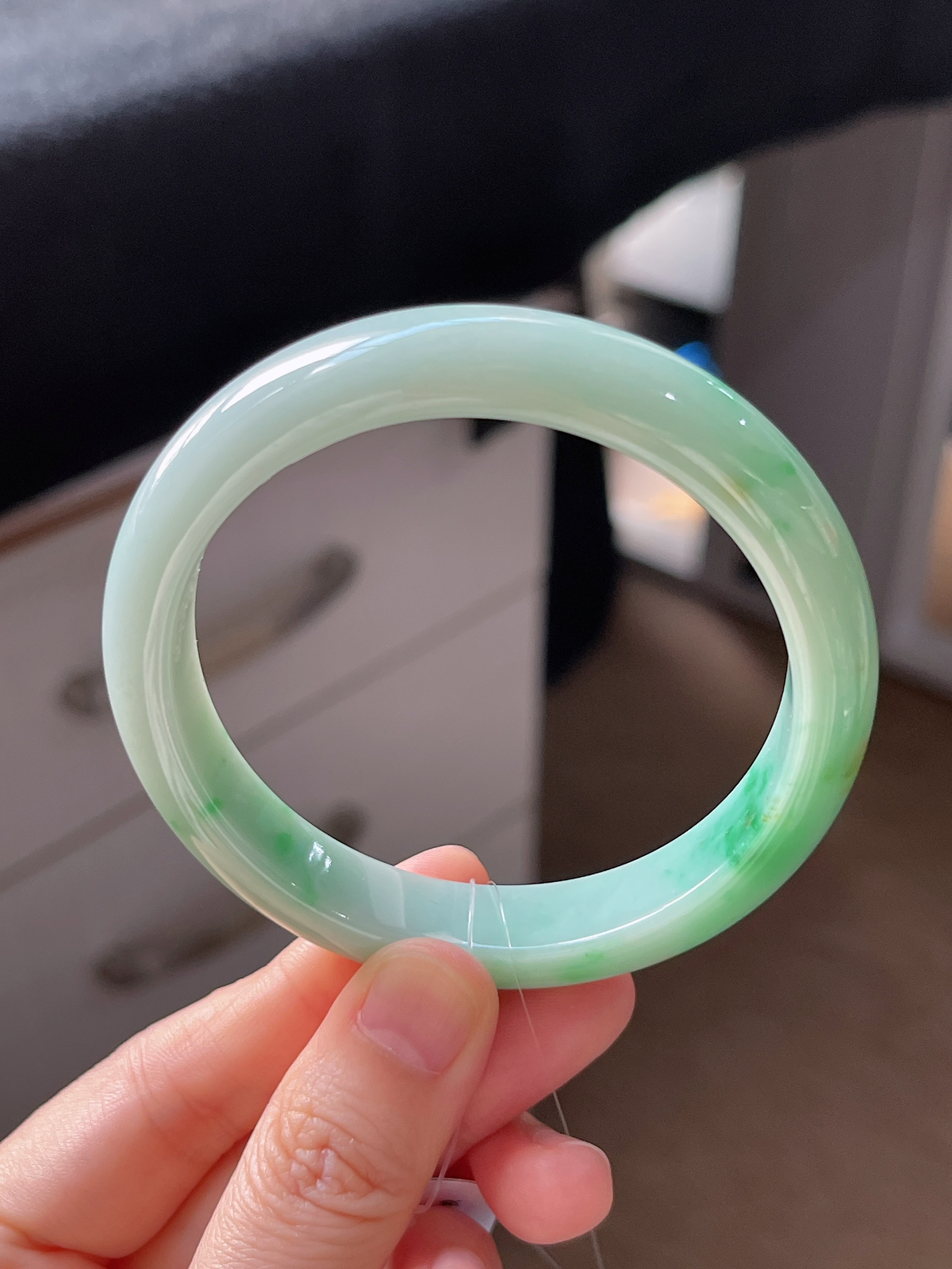 正圈57.5圈口，翡翠糯化种飘绿手镯