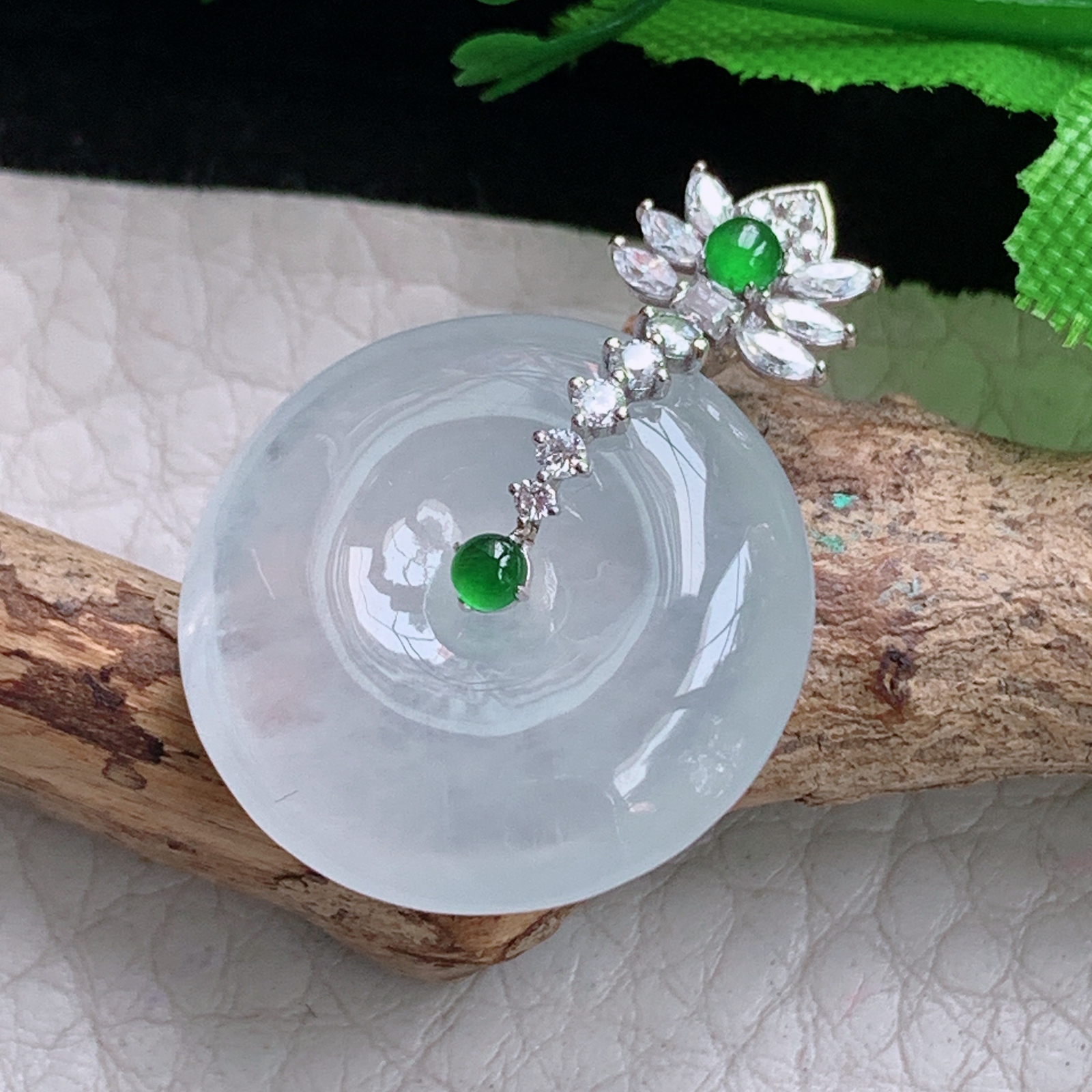 xo实拍29*21*5.8缅甸翡翠a货冰种起光平安扣 玉扣玉挂件 玉坠