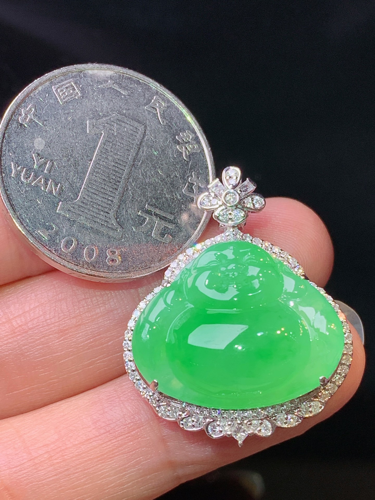 18k金钻镶嵌翠绿佛公吊坠 玉质细腻 色泽清新艳丽 整体尺寸30*24*11.2