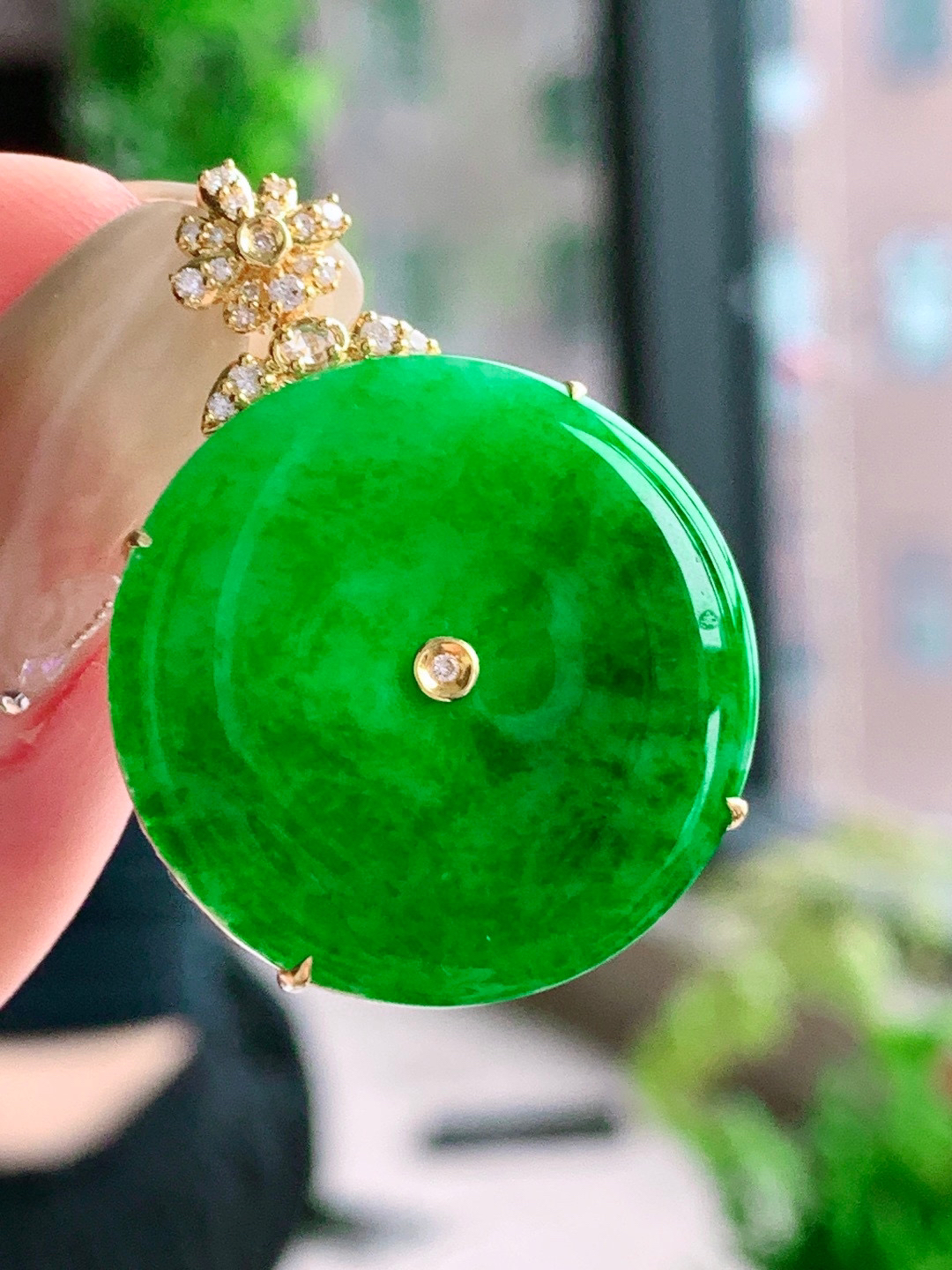 冰阳绿平安扣飘花平安扣吊坠  
【整体】37-27-5.7
【裸石】27-2.5