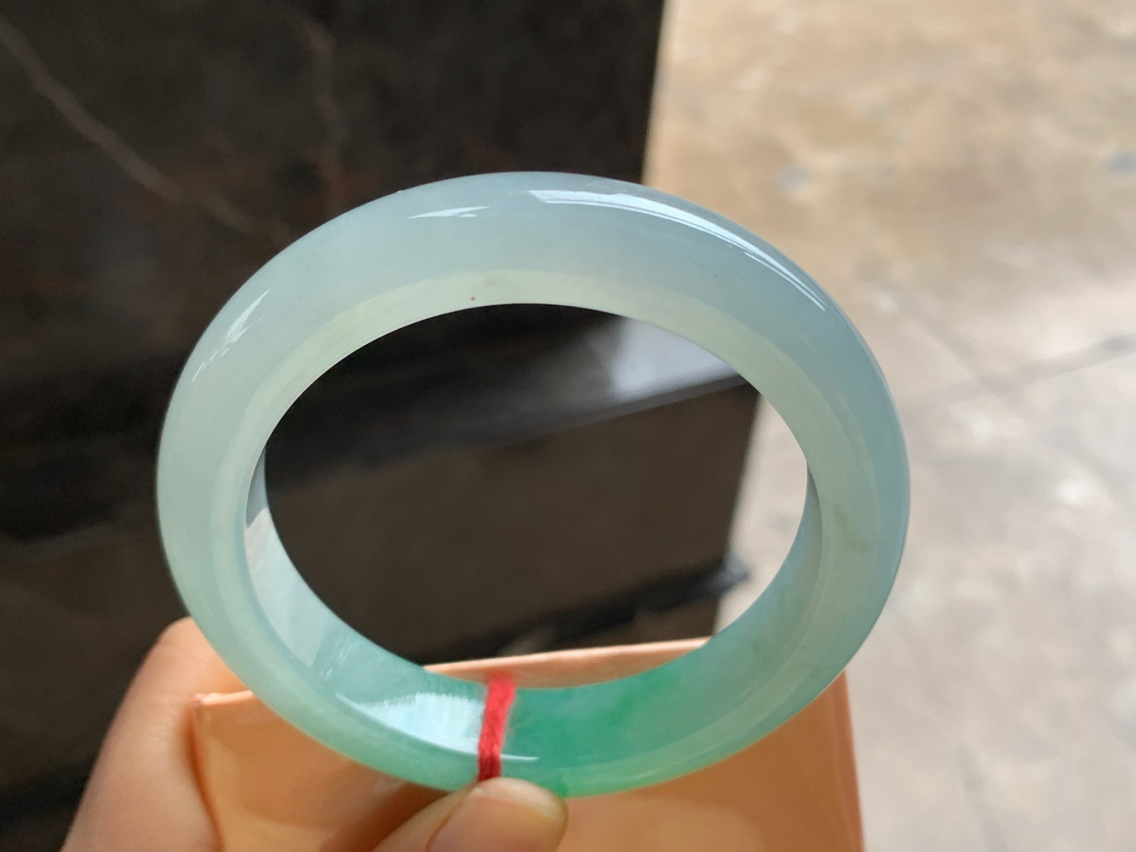 55.5-12.3-9.2

阳绿色手镯^_^色阳