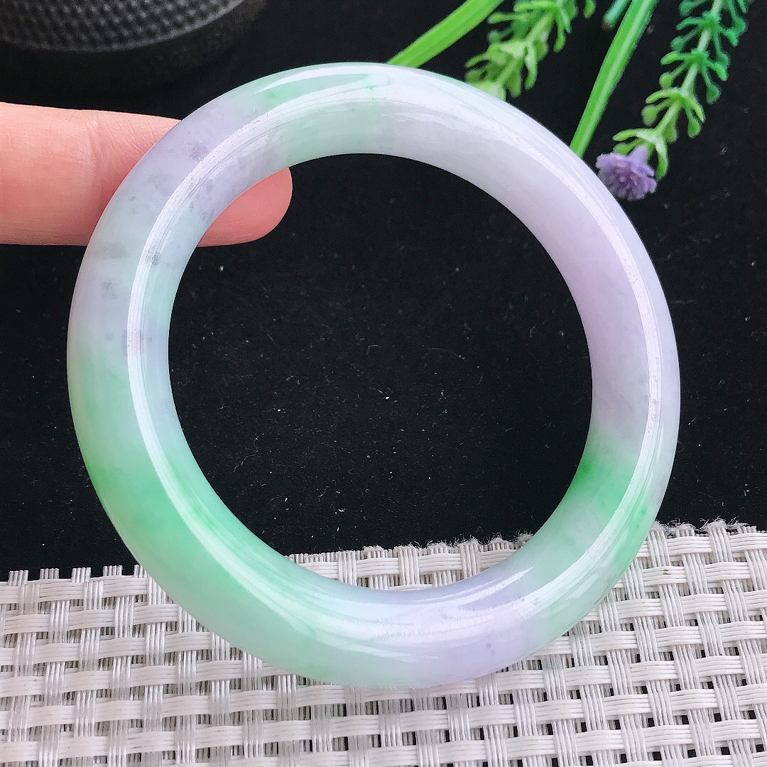 实拍A货翡翠56.5/11.6老坑精美冰润春带彩圆条手镯玉镯手环