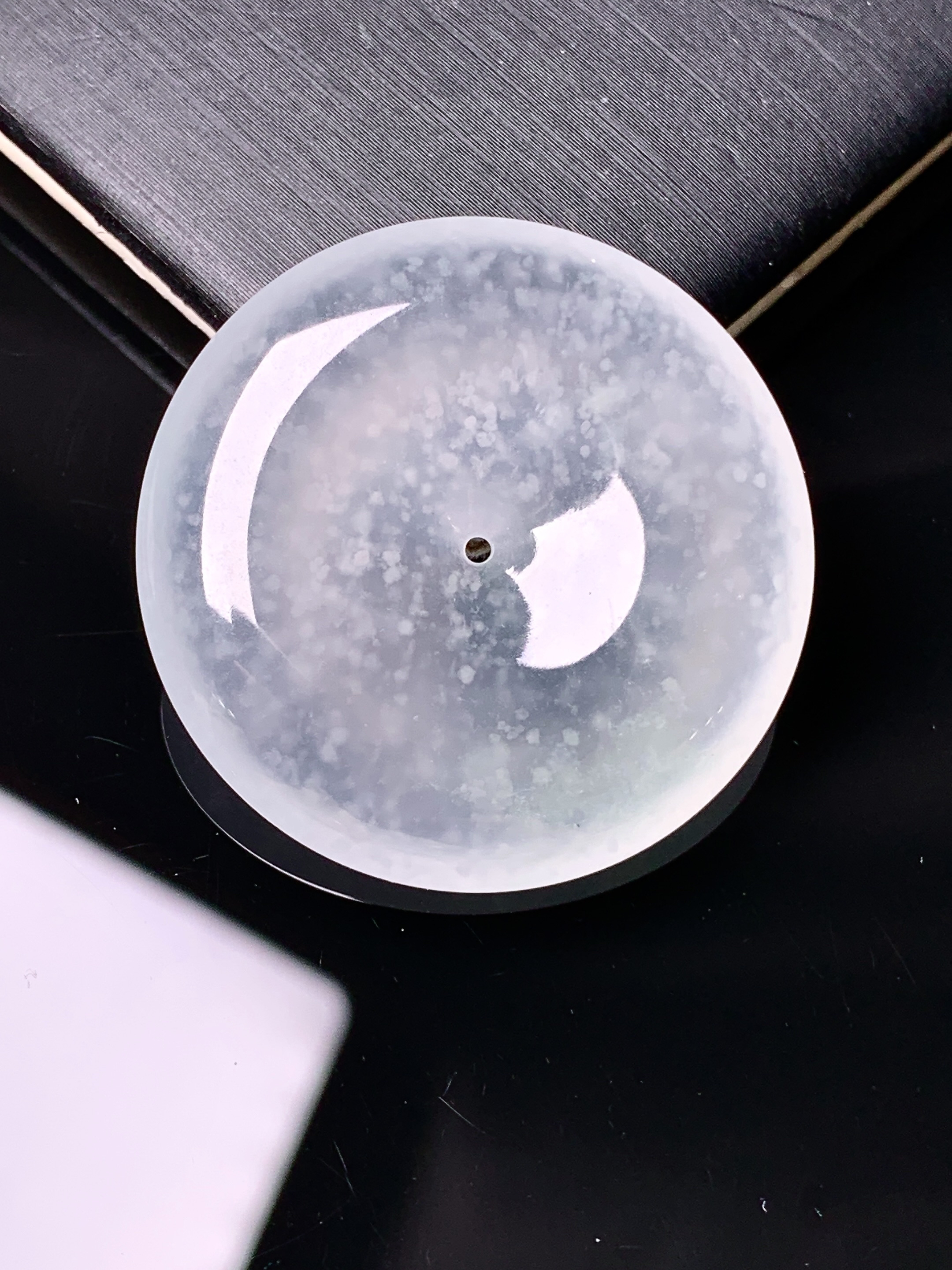 冰种木那料雪花棉平安扣吊坠 玉质细腻 色泽艳丽清新 水润亮眼 整体尺寸30.3*5.5b3