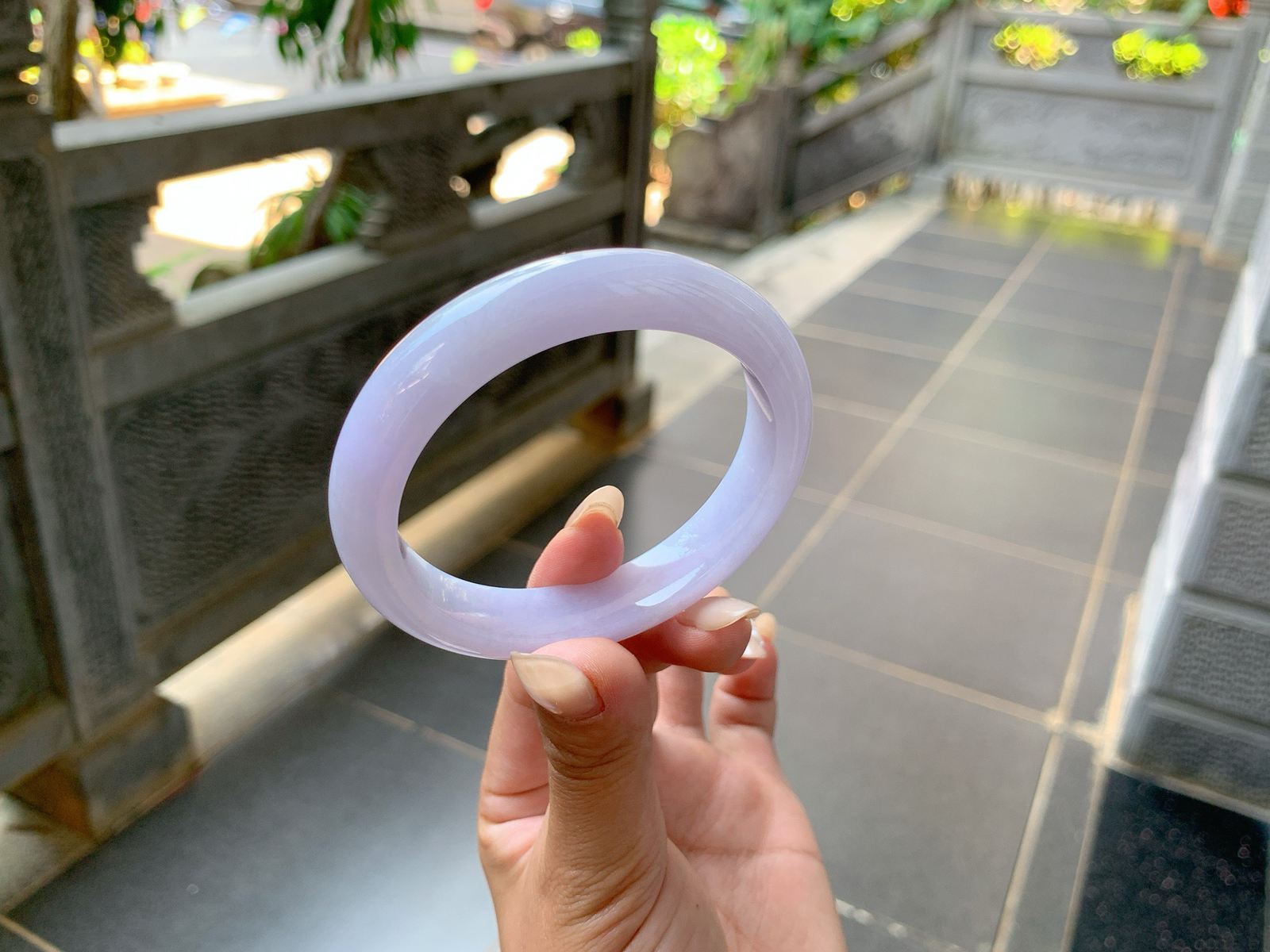 ｜56圈口
满紫色，优雅大方气质高雅，整体细细润润的，