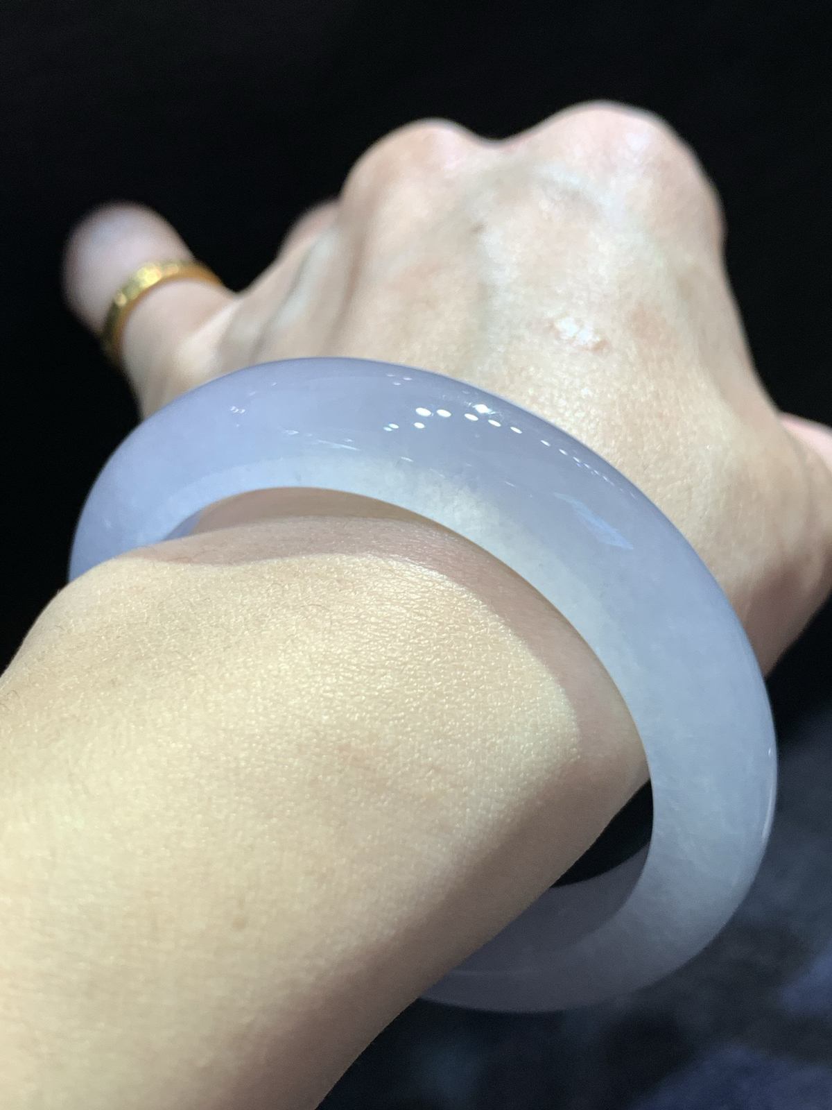 尺寸54.7/12.6/8.9，高冰手镯
冰透水润 种老肉细 起光