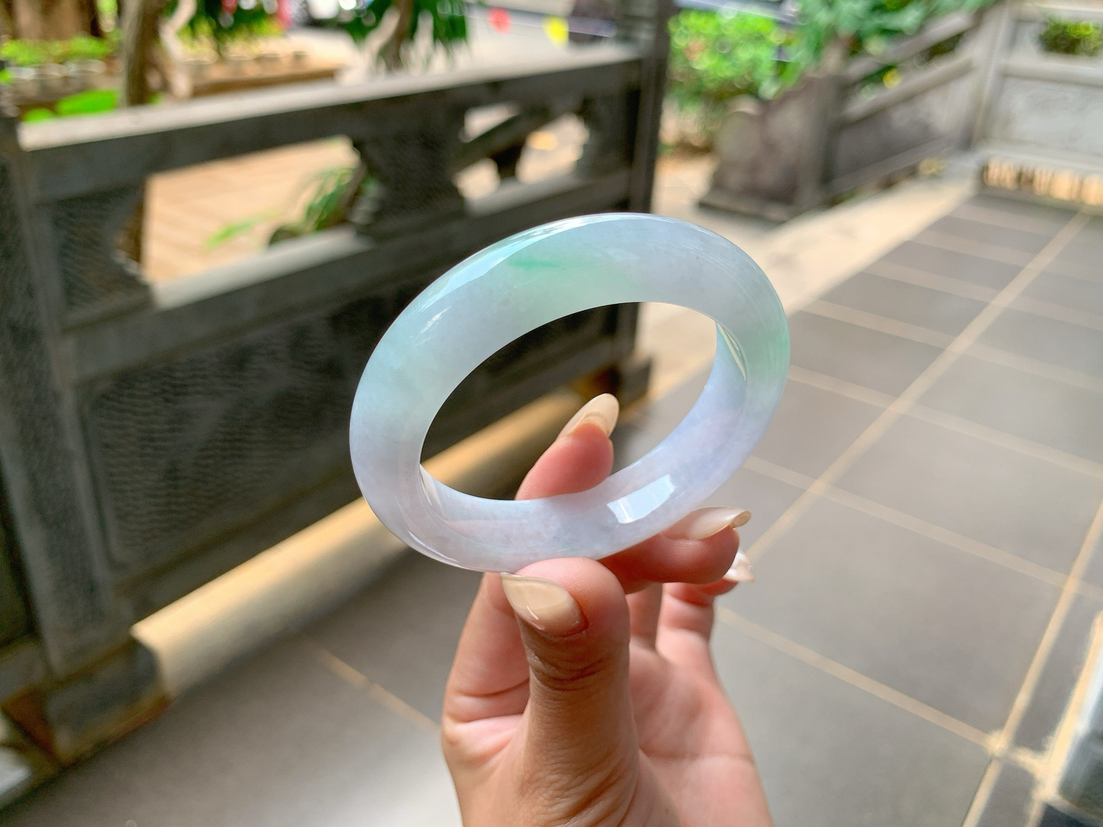 ｜51圈口
冰春底，飘金丝绿，淡淡的春彩感，颜色仙仙的，娇嫩可爱小巧玲珑，