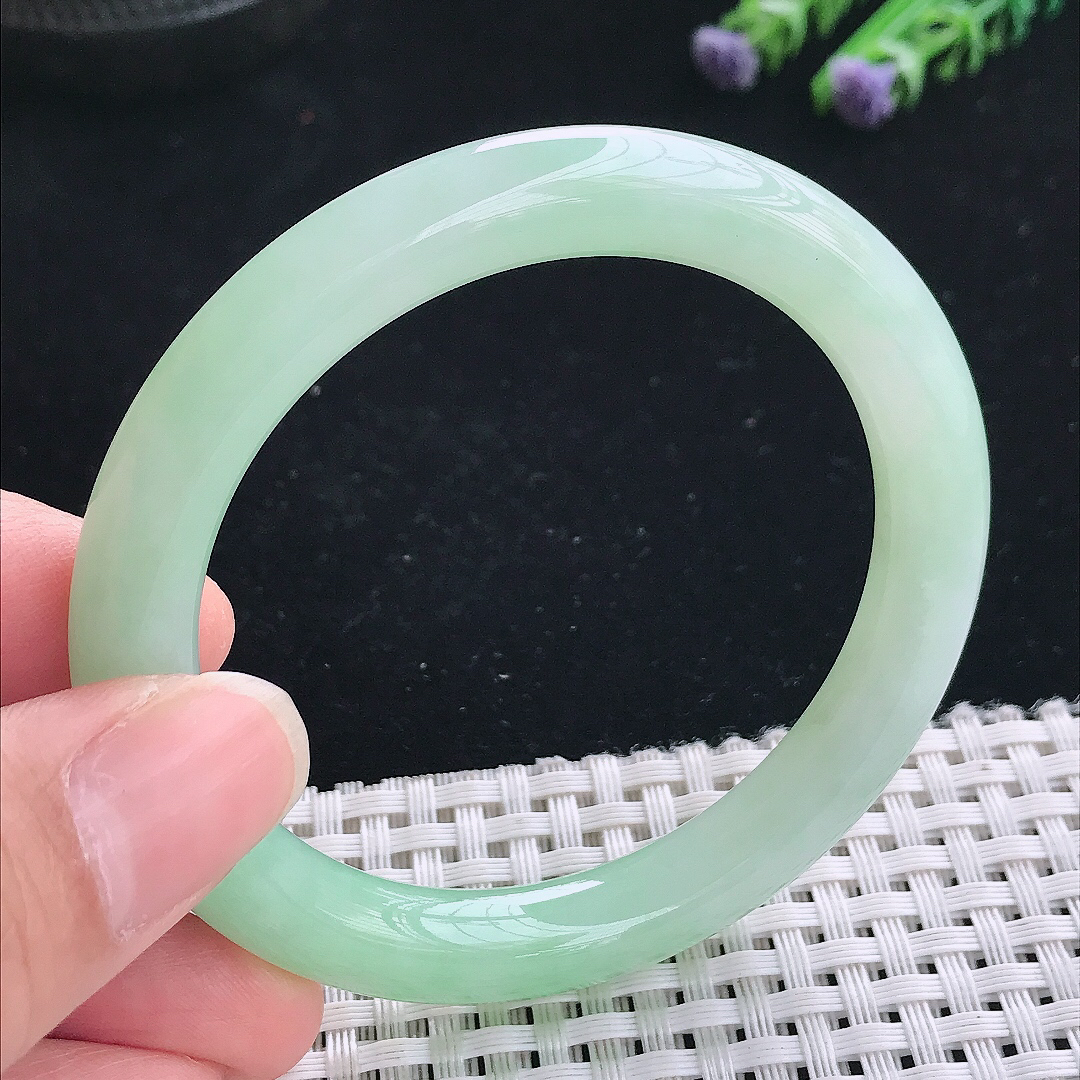 实拍A货翡翠53/8.5/8.9老坑精美冰晴绿圆条手镯玉镯手环