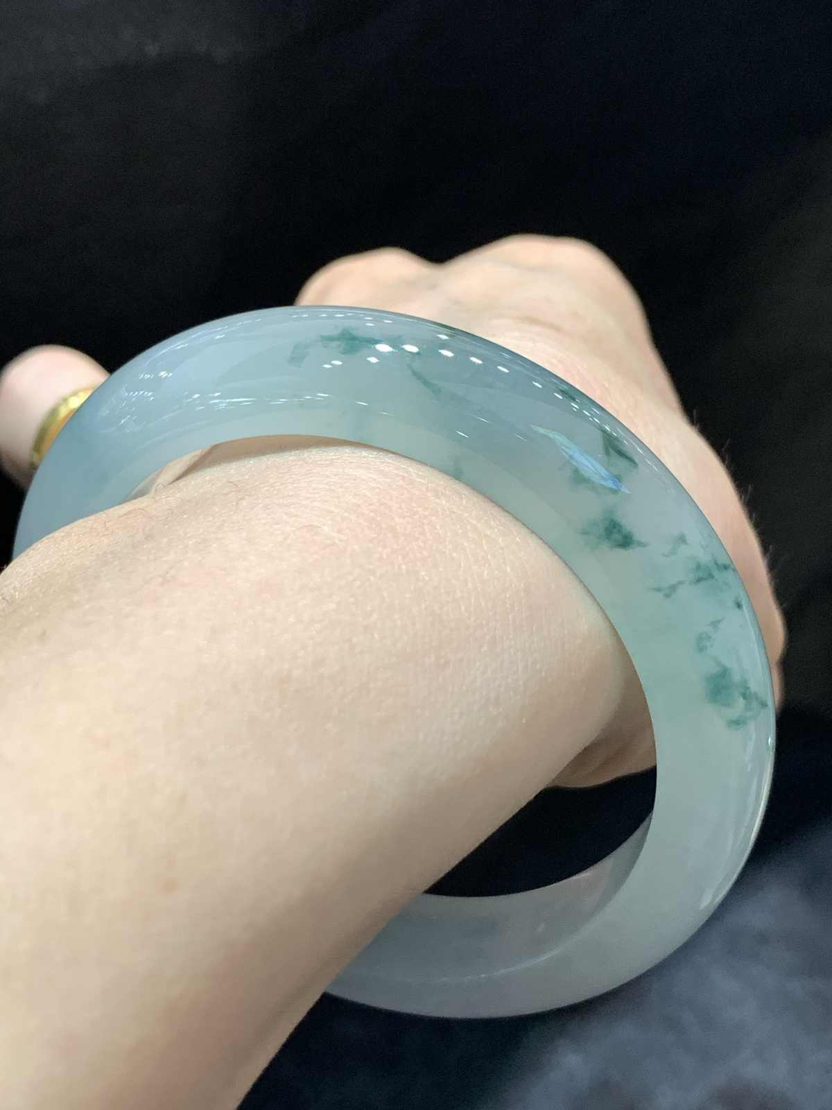 尺寸56.6/13/8.9，冰飘花手镯
冰透水润 种老肉细