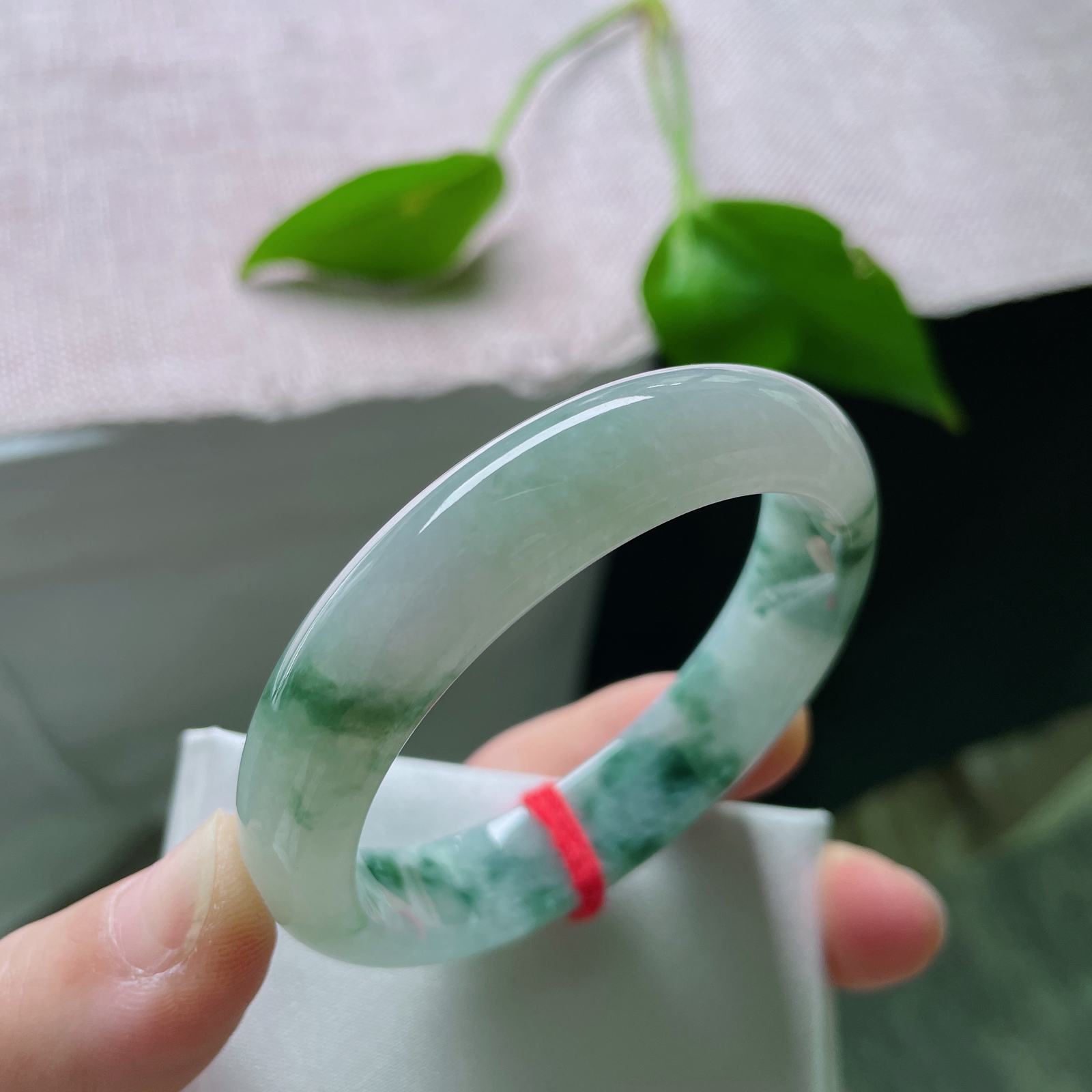 尺寸：52.8（47）/12.2/7.1飘花贵妃，水润细腻，繁花似锦觅安宁，贵气..