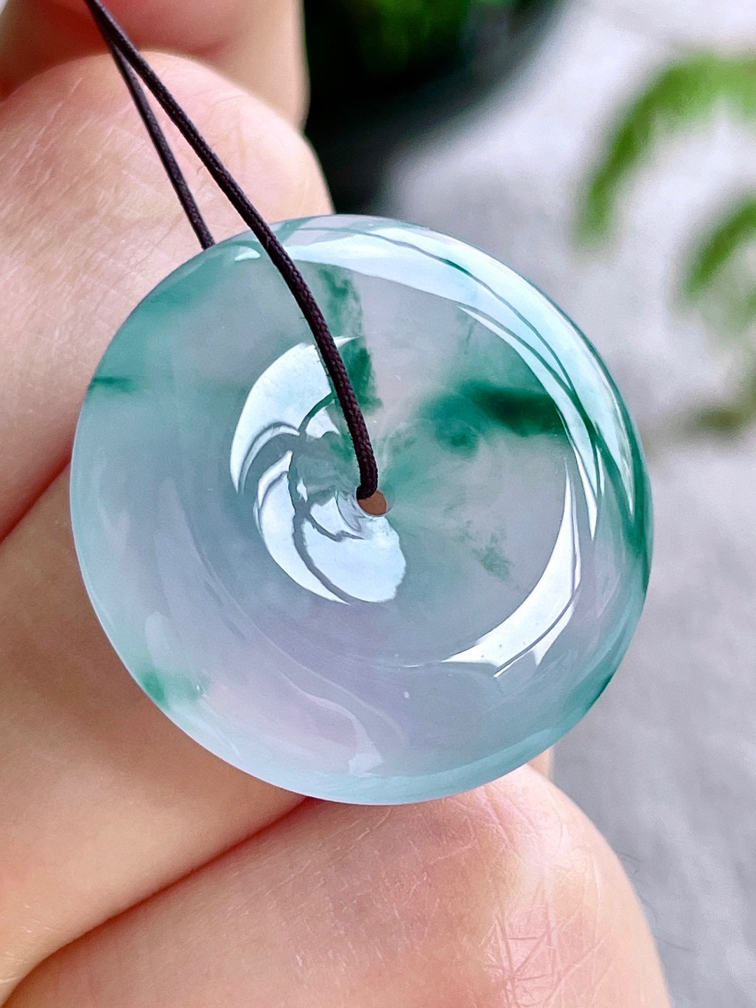 冰飘花平安扣吊坠
无纹裂