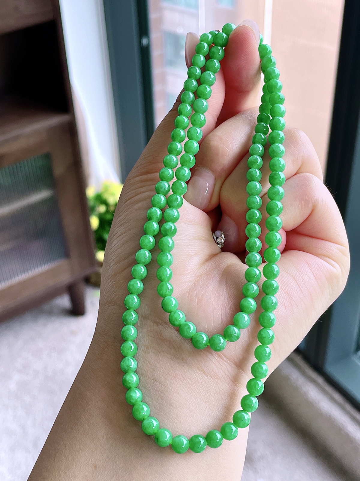【珠子】冰阳绿珠链圆珠珠子珠链
【说明】缅料 性价比高  
【尺寸】5.3mm，29cm