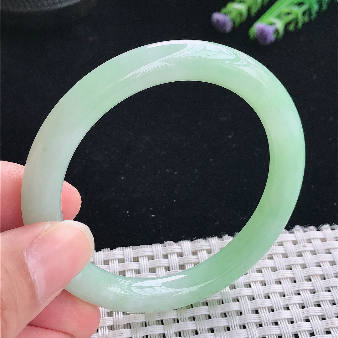 实拍A货翡翠53/8.5/8.9老坑精美冰晴绿圆条手镯玉镯手环