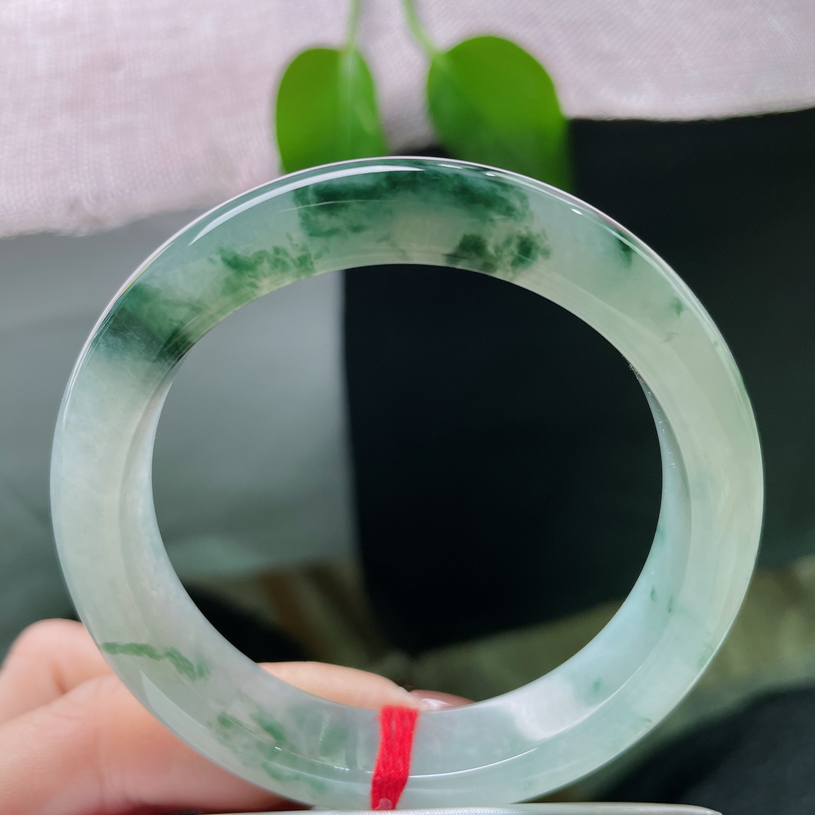 55.4/12.2/8.4冰飘花正圈，冰润细腻，胶润，婉间风华，典雅贵气，完美。