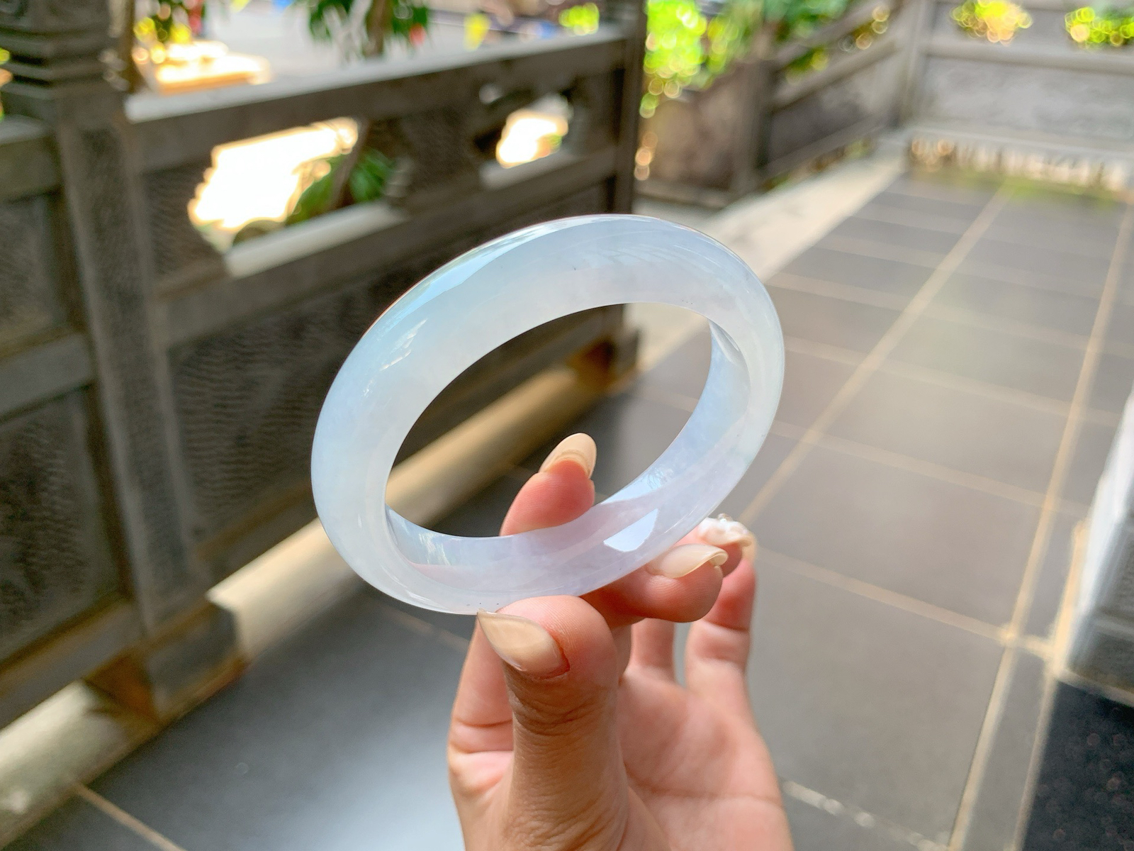 ｜54圈口
白月光，整体透亮有度胶润自然，水汪汪的，超级清纯，时尚简约，