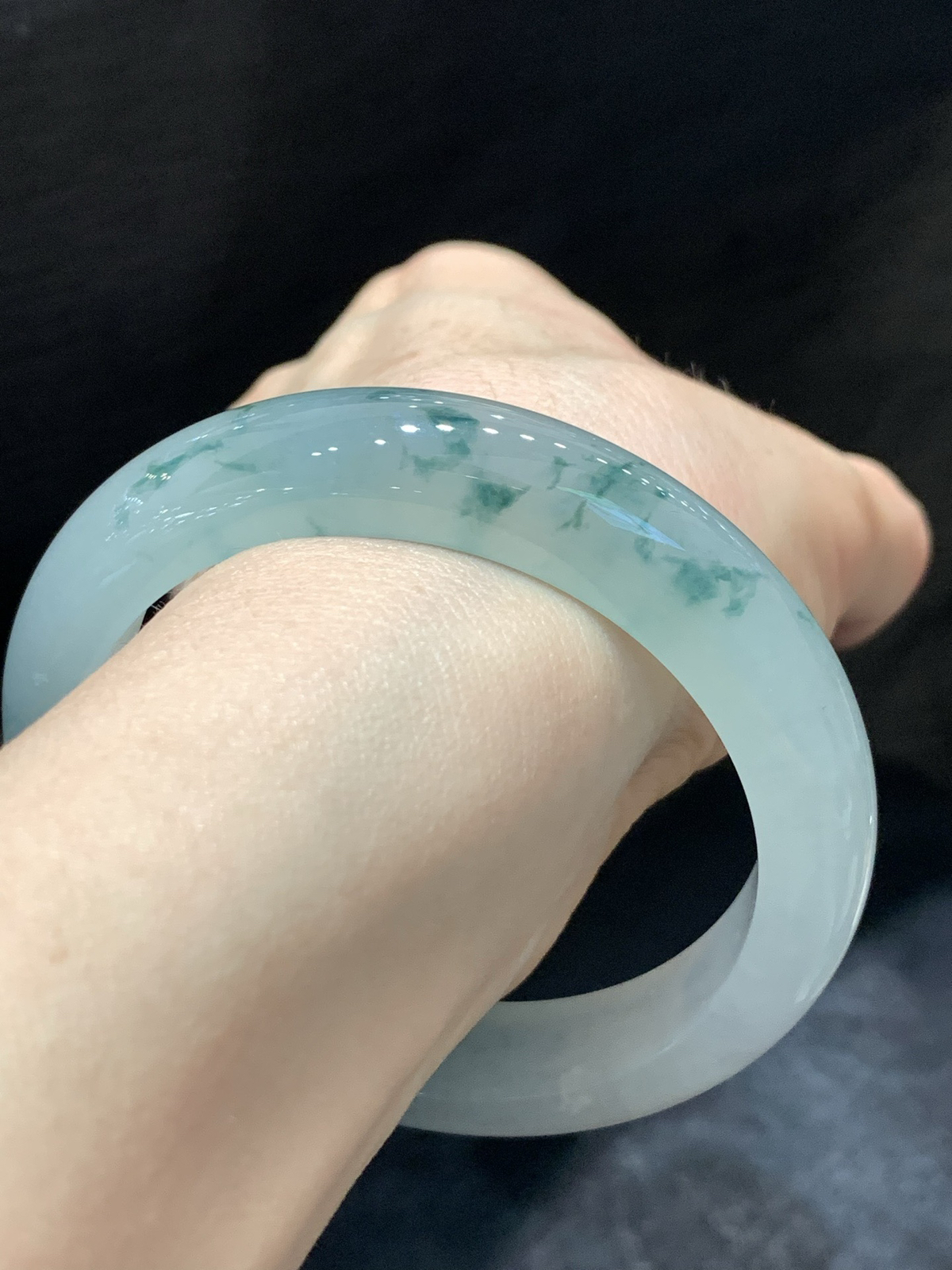 尺寸56.6/13/8.9，冰飘花手镯
冰透水润 种老肉细