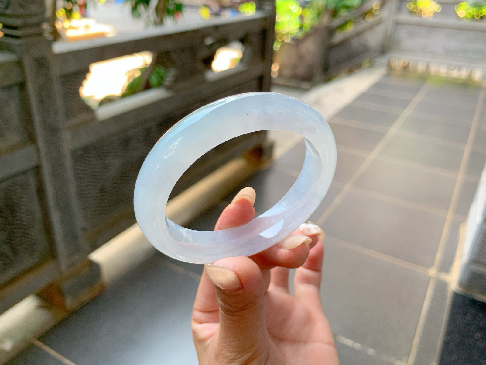 ｜54圈口
白月光，整体透亮有度胶润自然，水汪汪的，超级清纯，时尚简约，