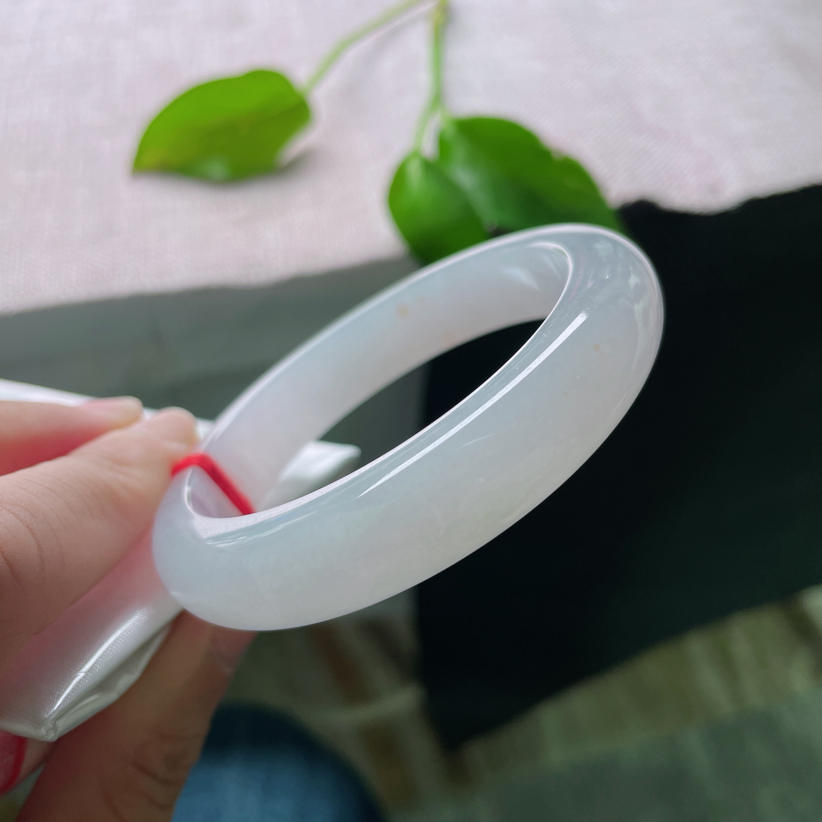 尺寸：55.3/12.4/8.4，底子冰冰润润，带点洒金有特色..