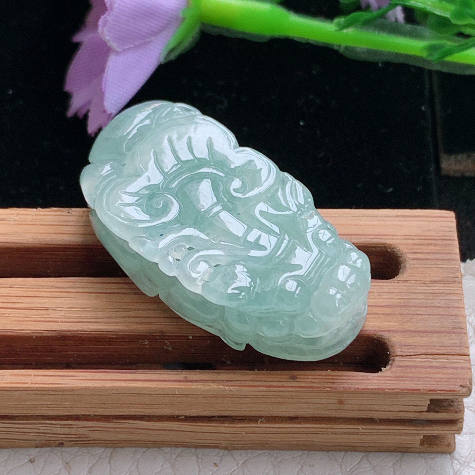 xo实拍33*17.5*9缅甸翡翠a货冰绿皮休 貔貅玉挂件 玉坠