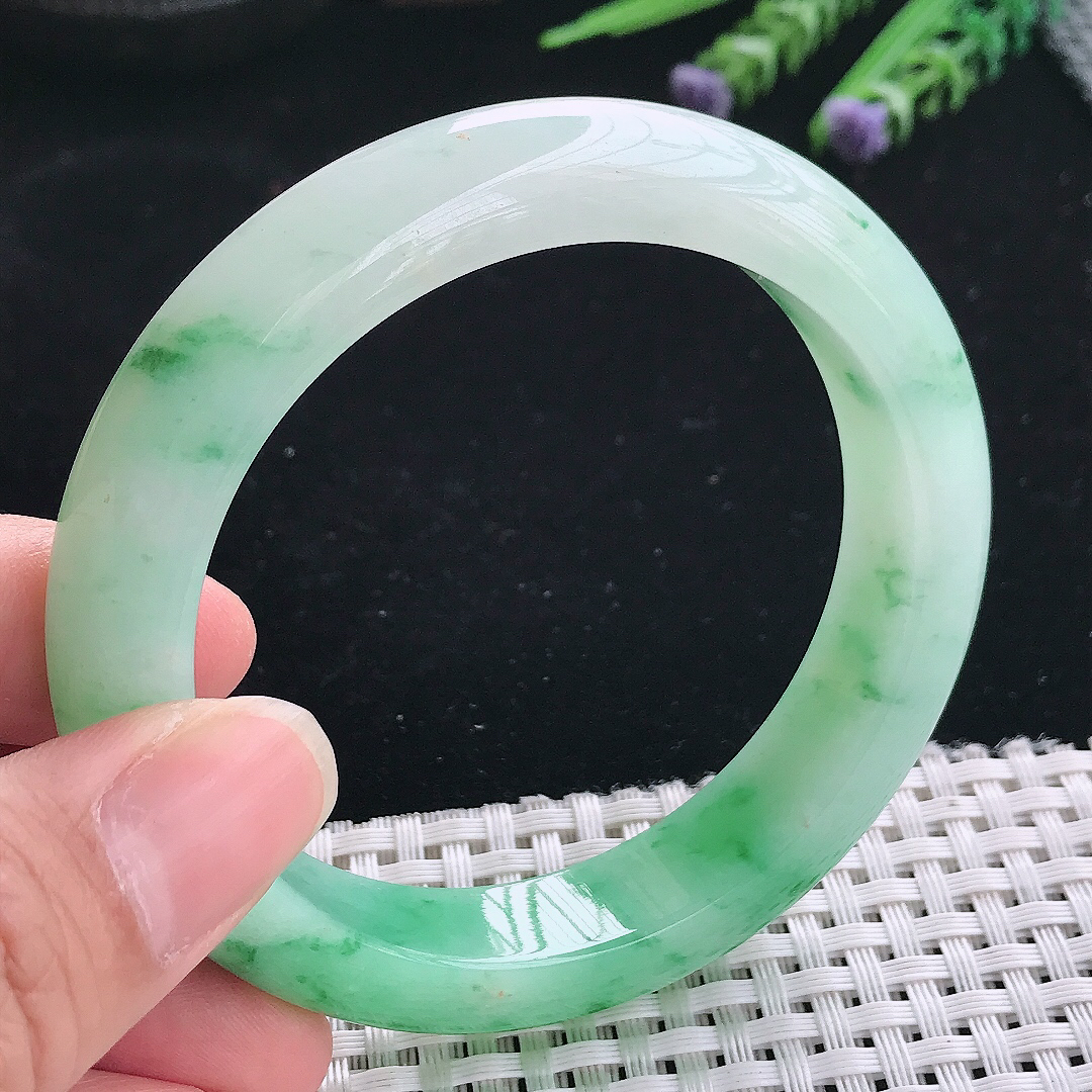 实拍A货翡翠58/12.8/9.2老坑精美飘阳绿手镯宽边玉镯手环