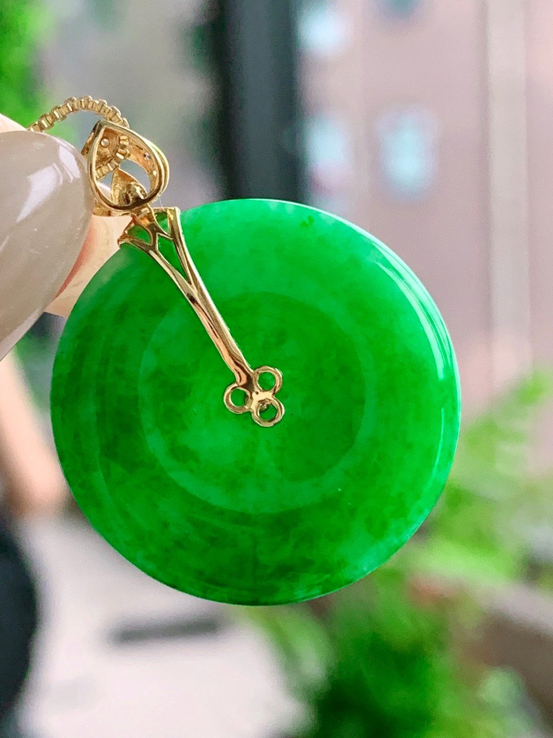 阳绿平安扣飘花平安扣吊坠  
【整体】31
【裸石】23.8-3.3