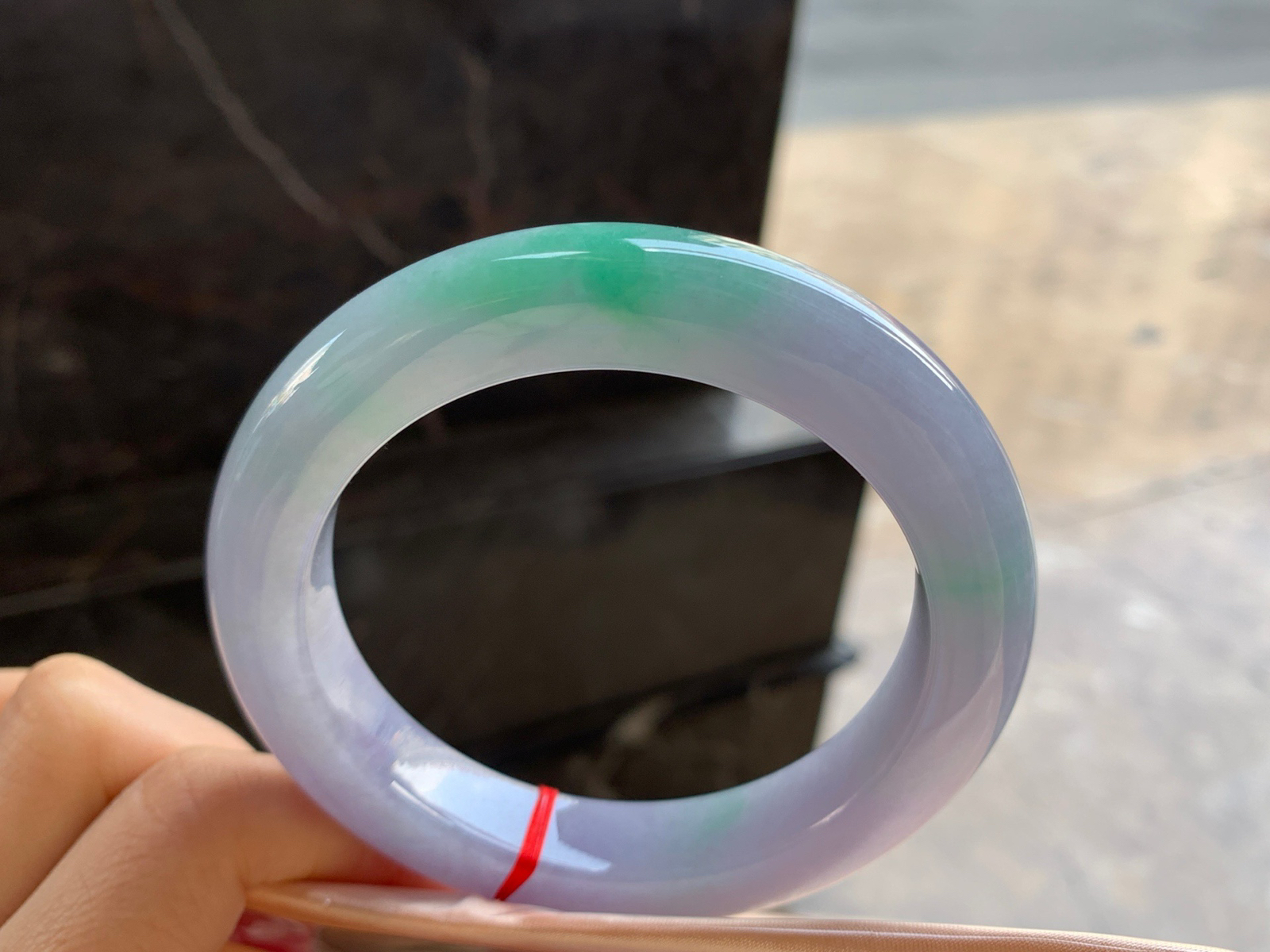 60-12.2-11

春带彩手镯^_^大圈 玉质温润