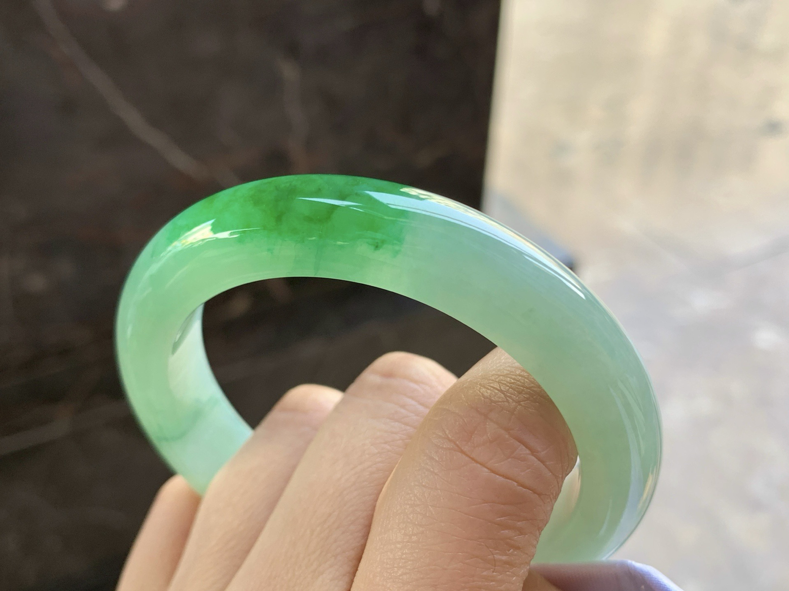 55.5-12.2-9.2

阳绿色手镯^_^色阳