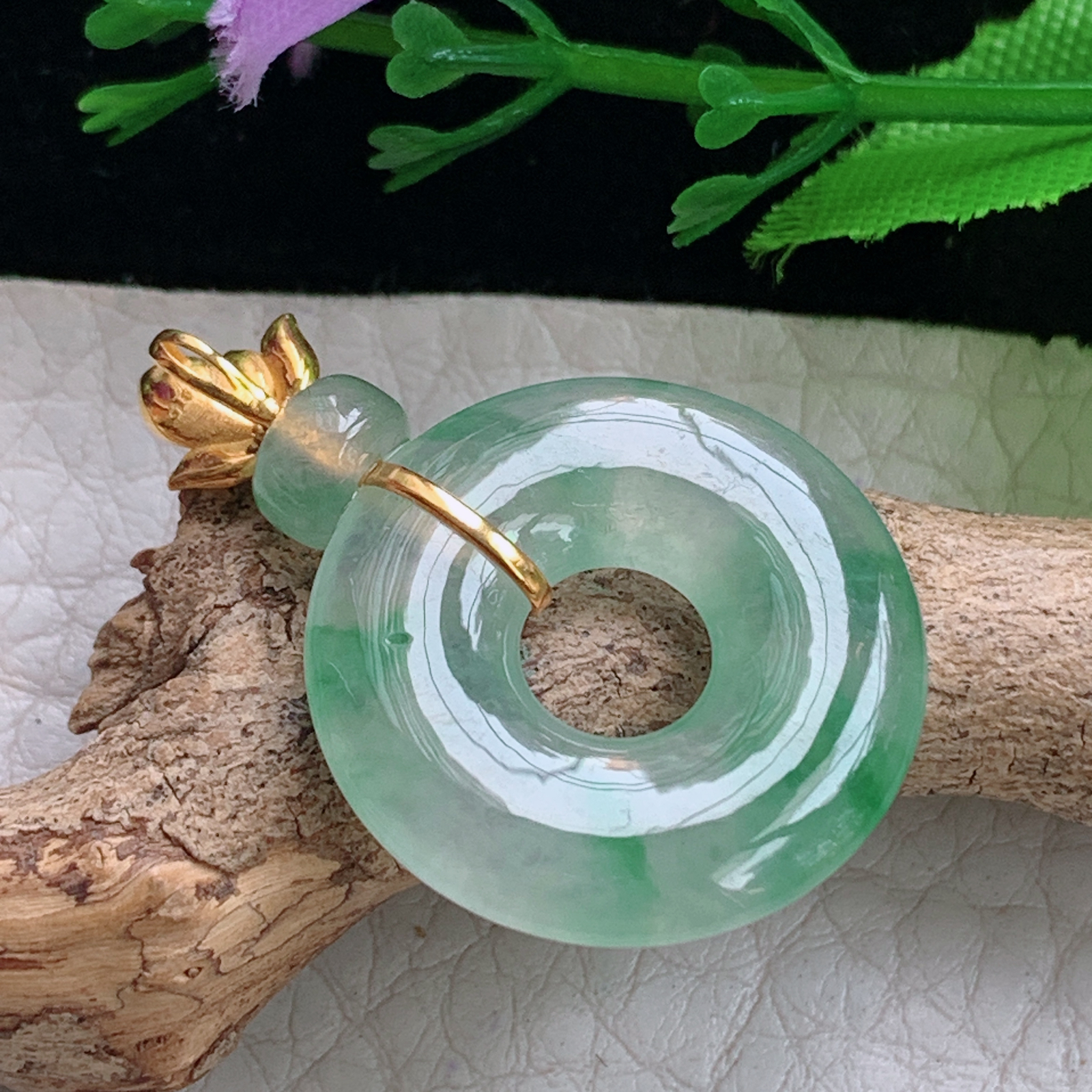 xo实拍31.5*21.5*3.6缅甸翡翠a货冰种飘绿甜甜圈 玉扣玉挂件 玉坠