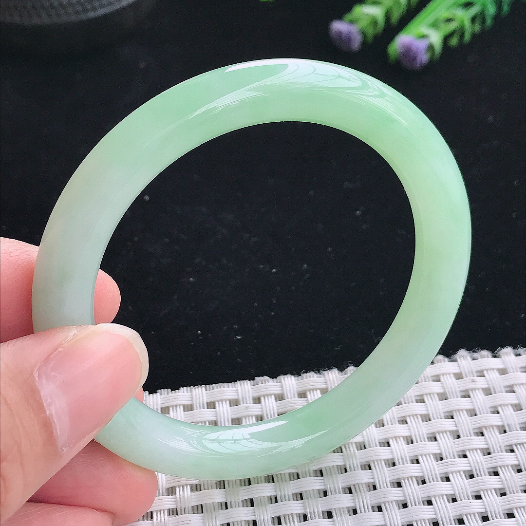 实拍A货翡翠53/8.5/8.9老坑精美冰晴绿圆条手镯玉镯手环