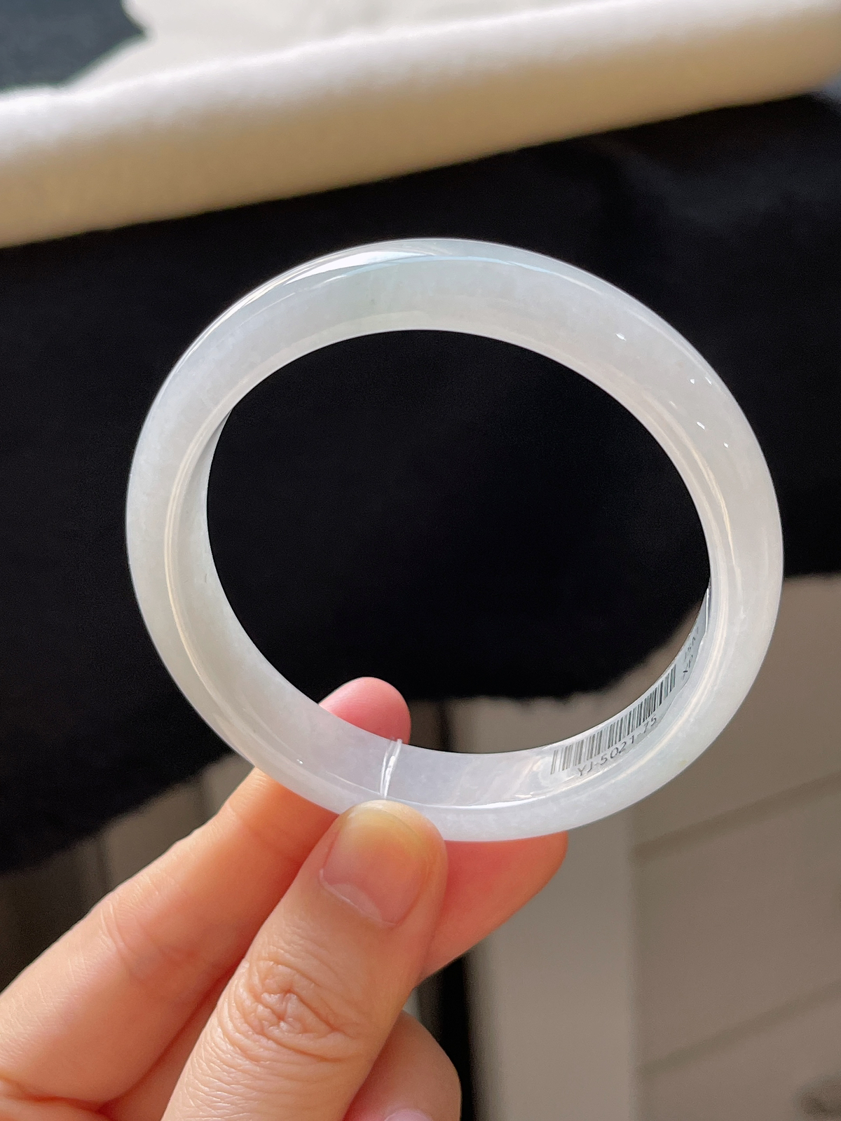 正圈54.5圈口，翡翠冰糯种白色手镯