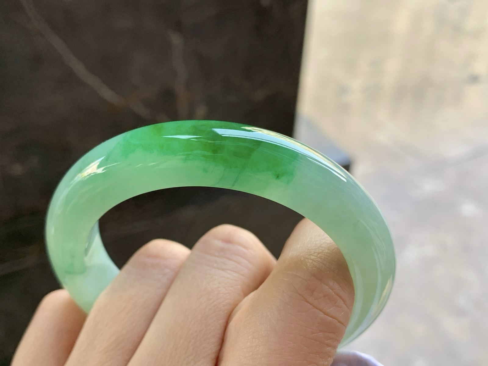 55.5-12.2-9.2

阳绿色手镯^_^色阳