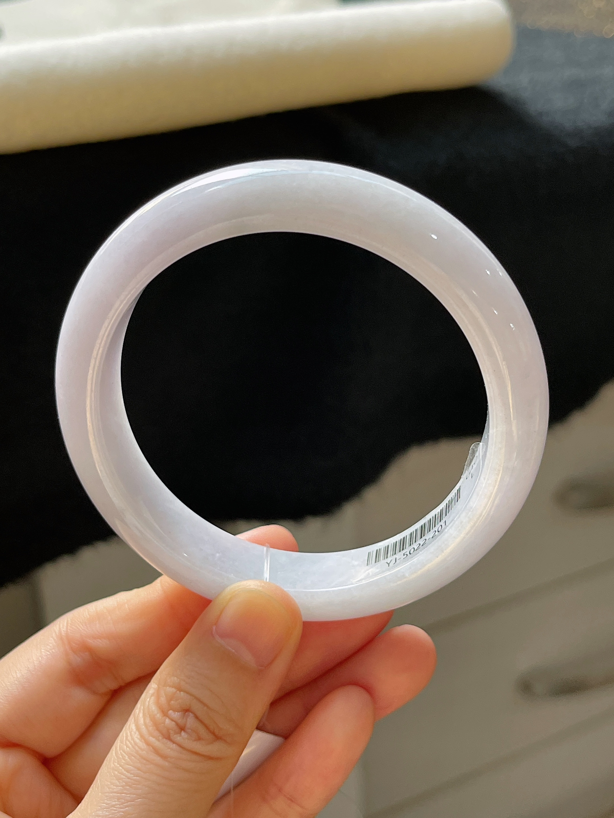 正圈57.5圈口，翡翠糯化种白色手镯