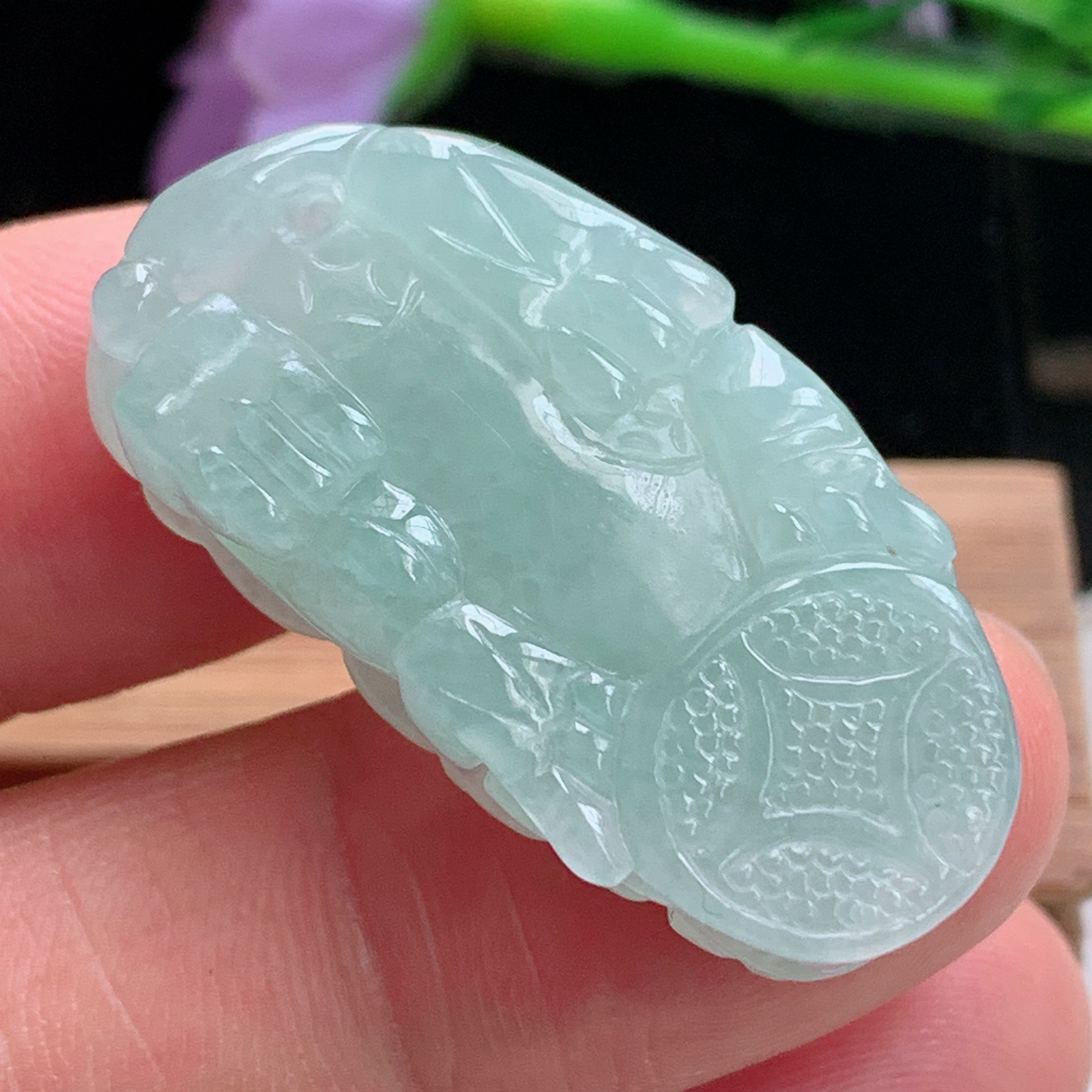 xo实拍33*17.5*9缅甸翡翠a货冰绿皮休 貔貅玉挂件 玉坠