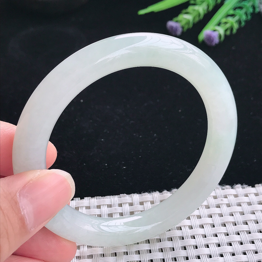 实拍A货翡翠56.3/9.5/9.7老坑冰润起胶白月光圆条手镯玉镯手环