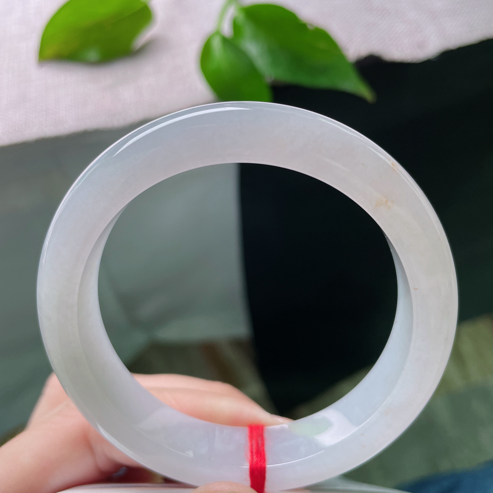 尺寸：55.3/12.4/8.4，底子冰冰润润，带点洒金有特色..