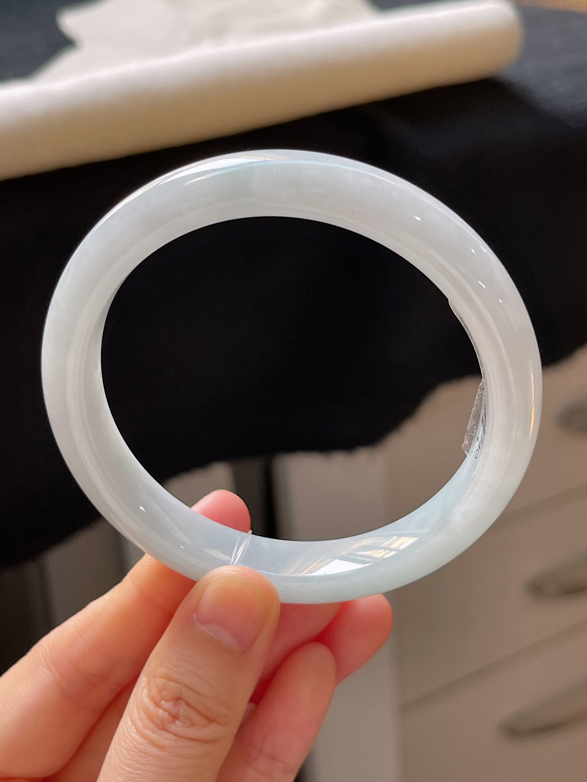 正圈60.3圈口，翡翠糯化种淡绿色手镯