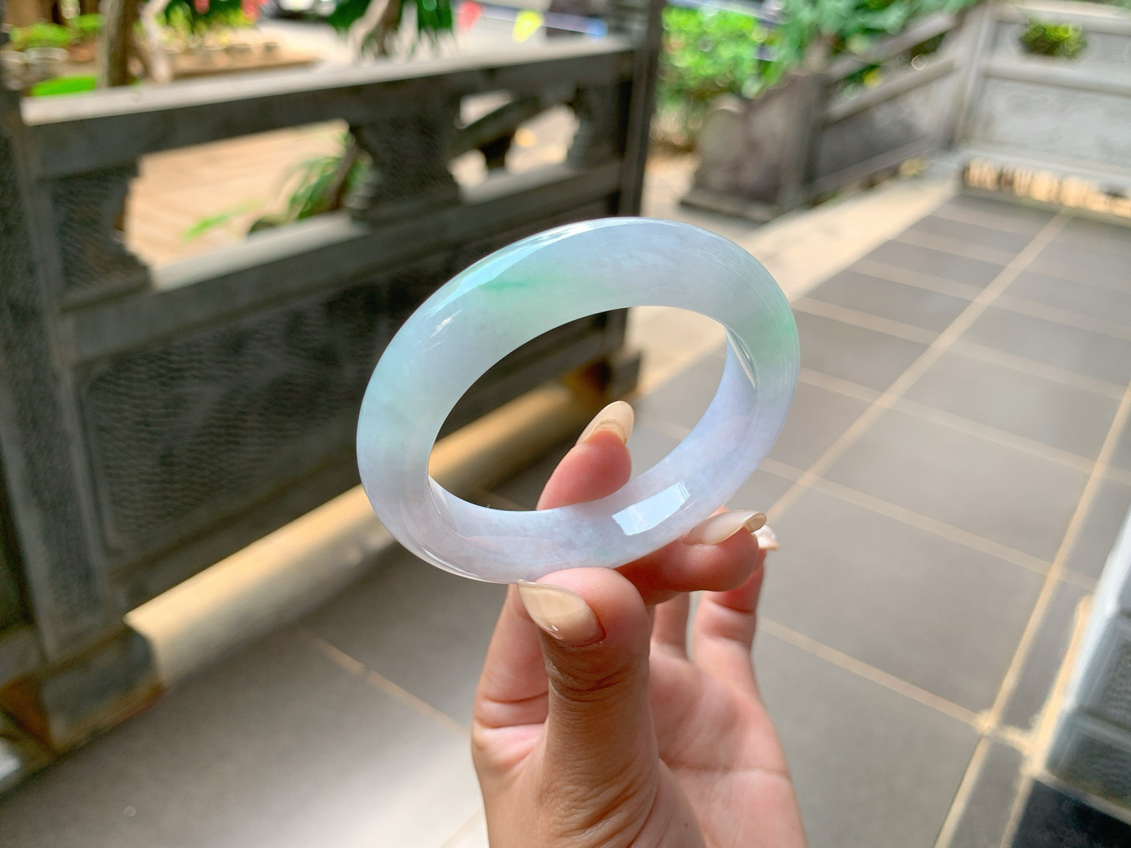 ｜51圈口
冰春底，飘金丝绿，淡淡的春彩感，颜色仙仙的，娇嫩可爱小巧玲珑，