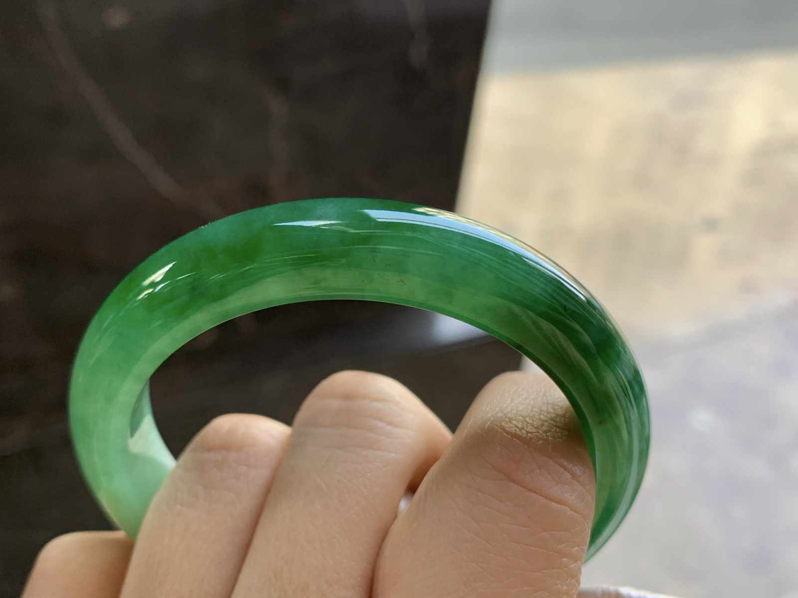 53.5-11.2-8

浓绿色手镯^_^鲜艳 浓郁