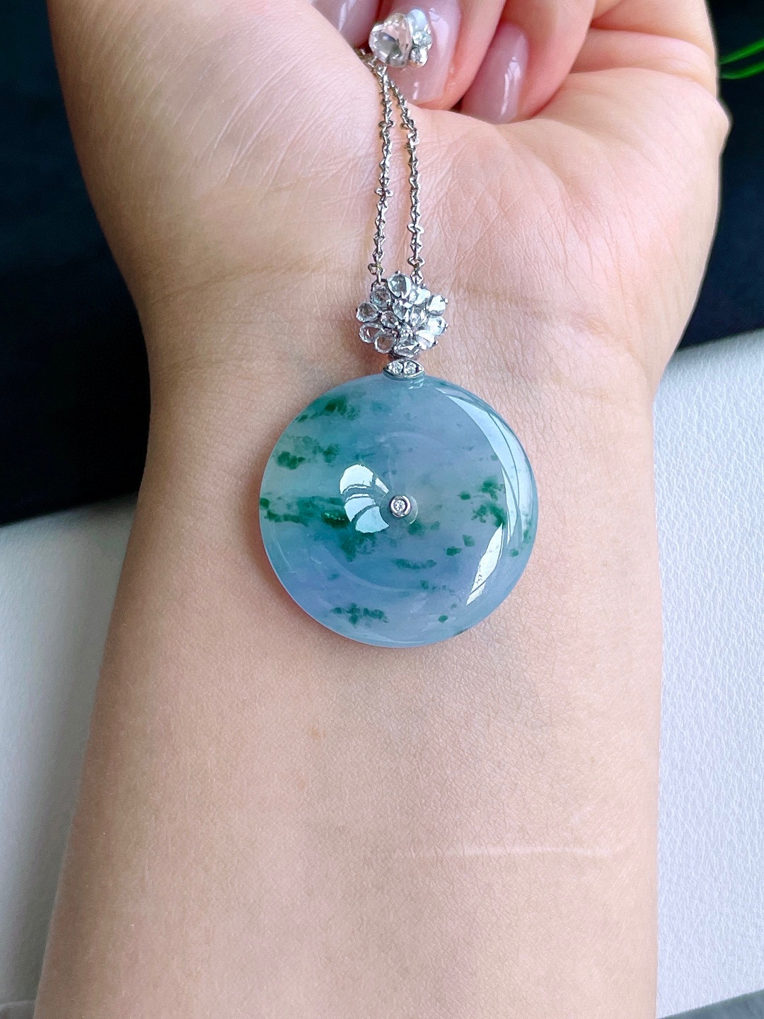 冰紫罗兰飘花平安扣吊坠  
18k金镶嵌
整体40/裸石29.5-5.7