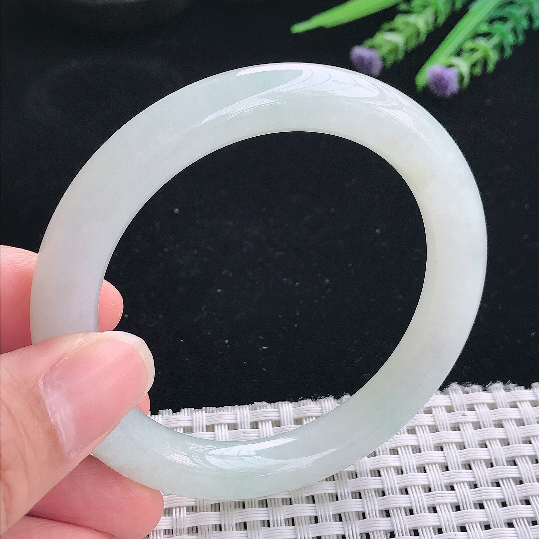 实拍A货翡翠56.3/9.5/9.7老坑冰润起胶白月光圆条手镯玉镯手环