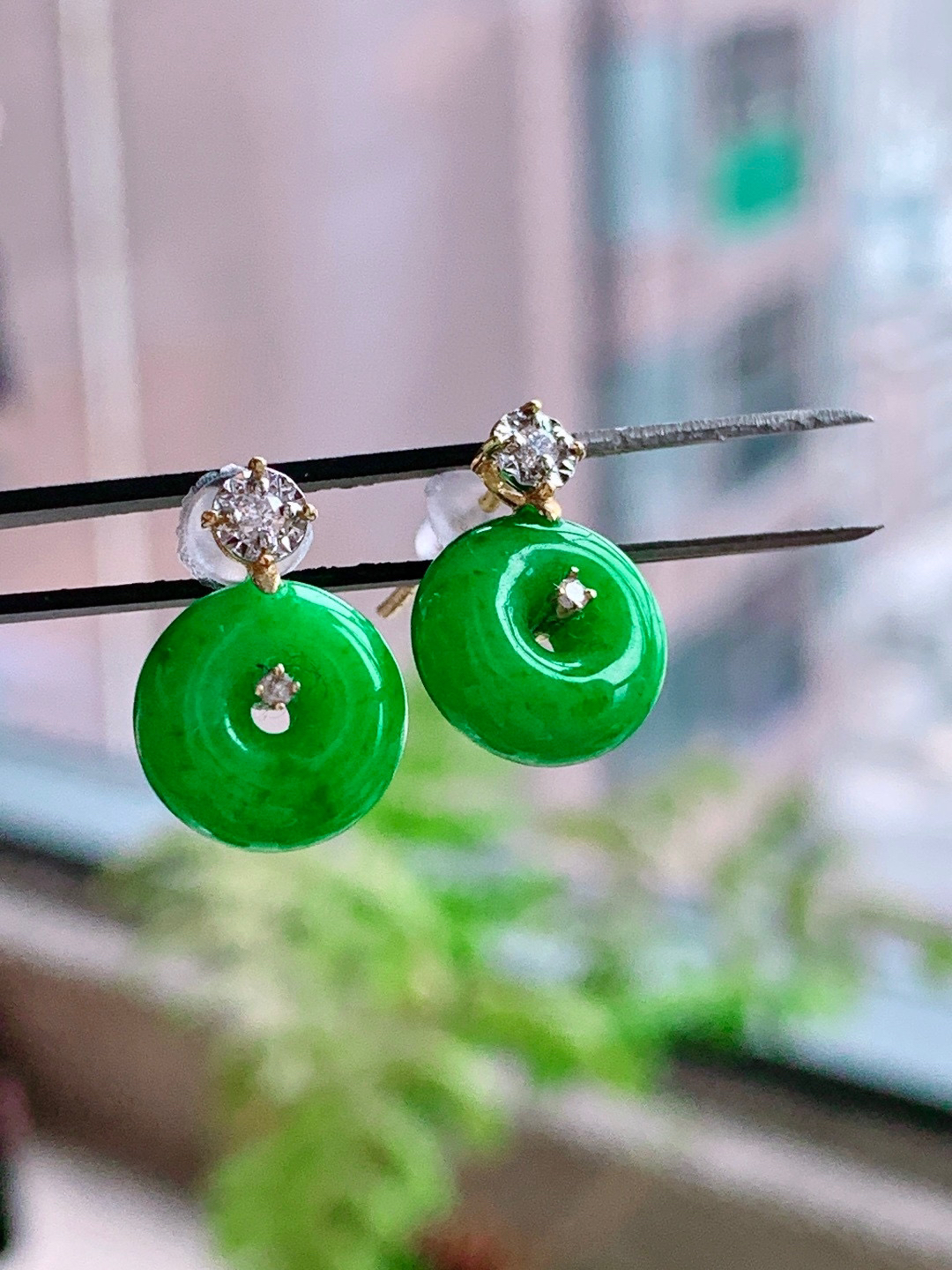 冰阳绿平安扣耳钉
【整体】15.2
【裸石】10.6-5.3