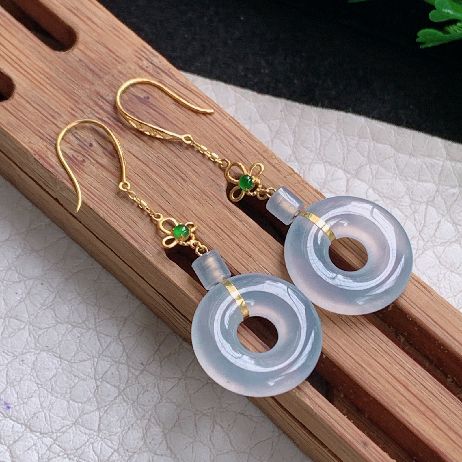 xo实拍42*14.6*3.3缅甸翡翠a货冰种起光平安扣 甜甜圈耳坠 耳饰