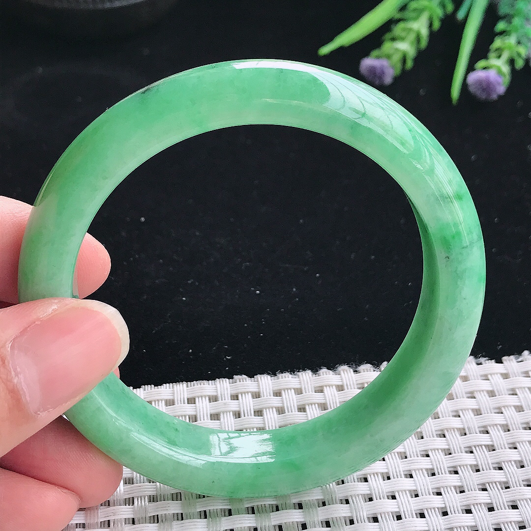 实拍A货翡翠57.8/13/8.9老坑精美满绿手镯宽边玉镯手环