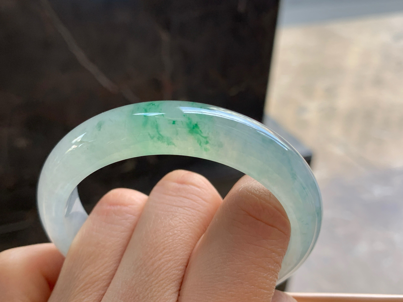 53.5-12.6-8.1

冰飘绿手镯^_^冰透水润