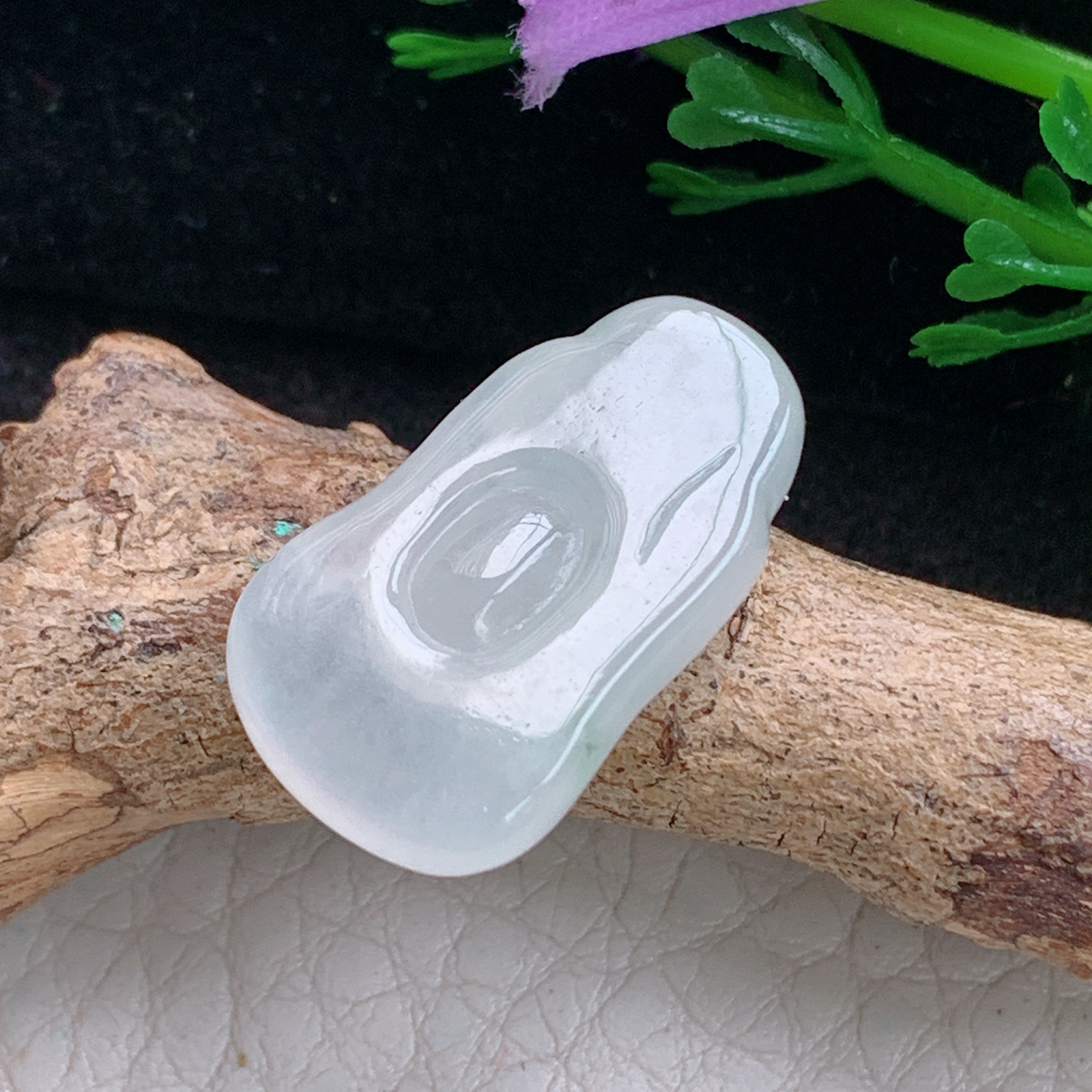 xo实拍22*12.5*6缅甸翡翠冰种起光观音首 观音头玉挂件 玉坠