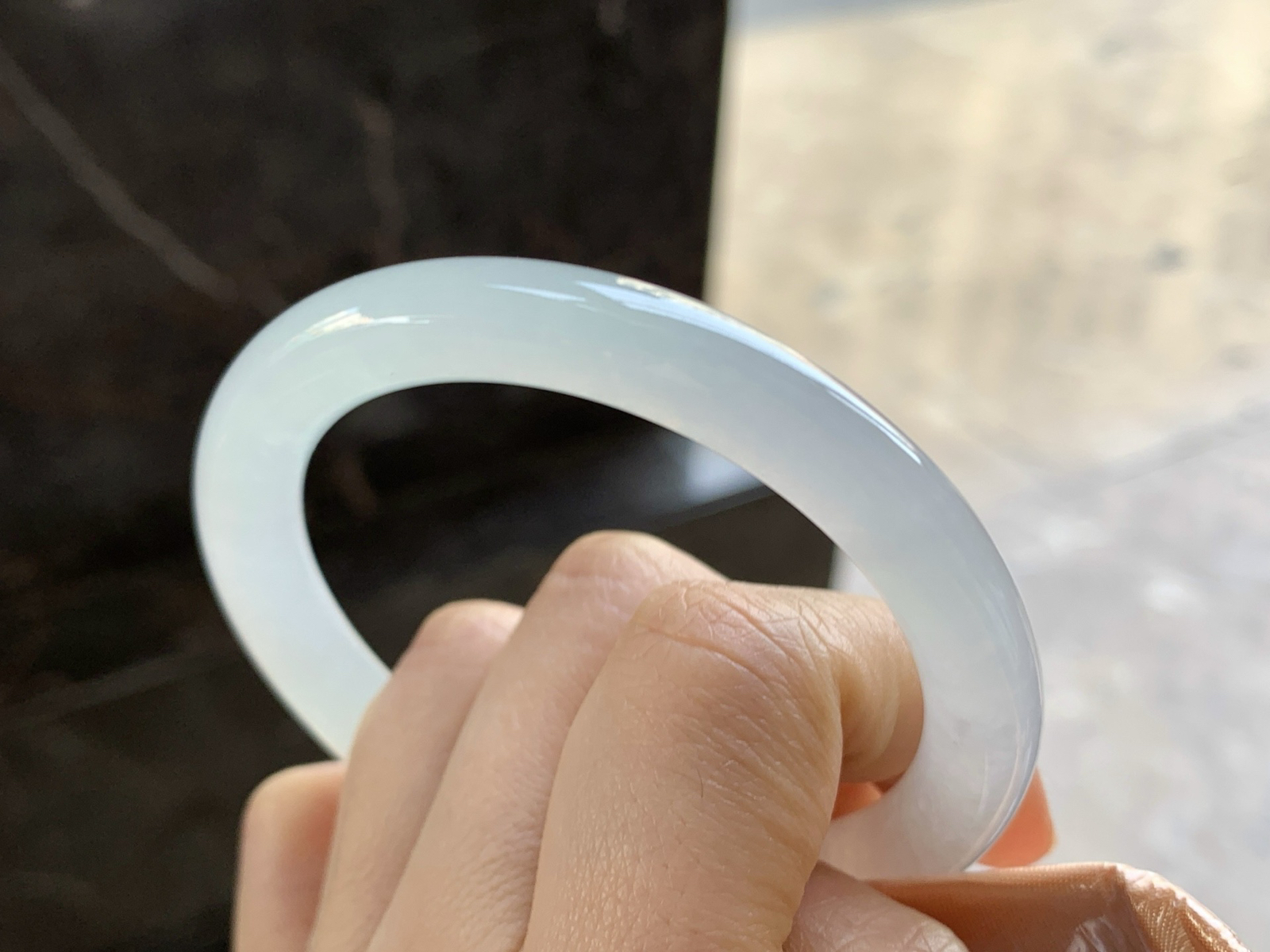 55-8.8

冰种圆条手镯^_^清透 水润