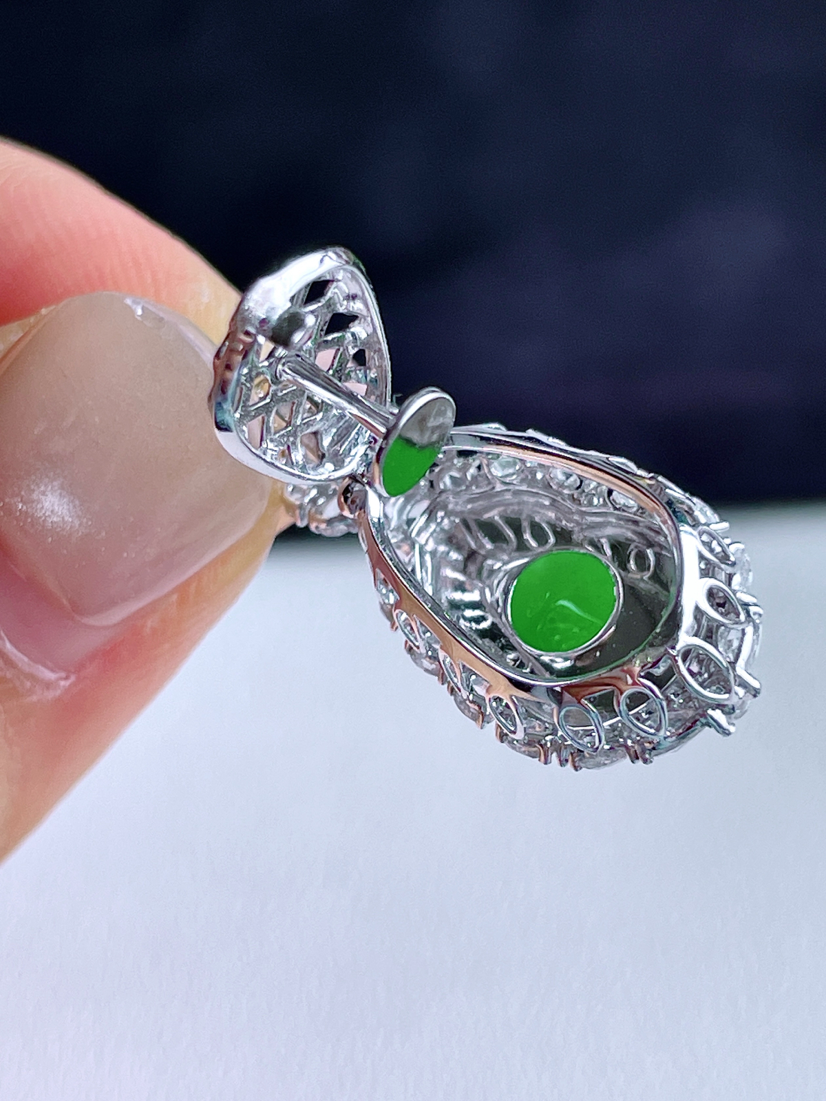 【镶嵌】高冰黄翡树叶黄翡叶子吊坠  
【说明】缅料 18k金镶嵌 性价比高  
【整体】42.2-20.4-8.4
【裸石】29-18-4.4