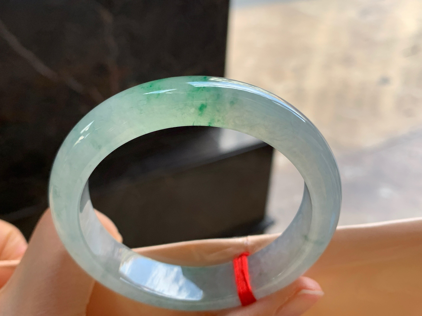 53.5-12.6-8.1

冰飘绿手镯^_^冰透水润